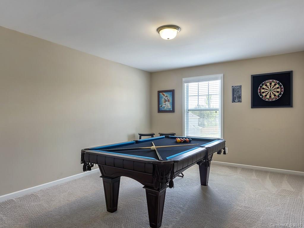 Ellis Pond - Residential