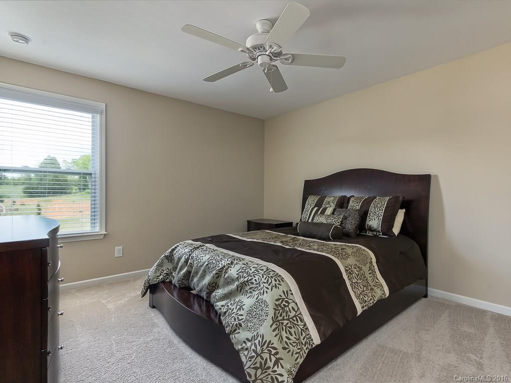 Ellis Pond - Residential