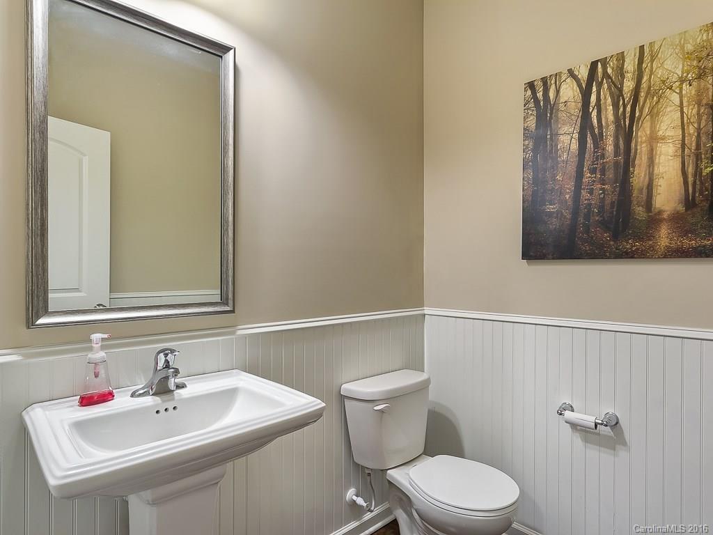 Ellis Pond - Residential
