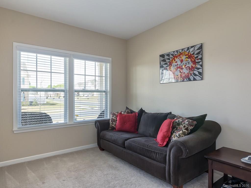 Ellis Pond - Residential