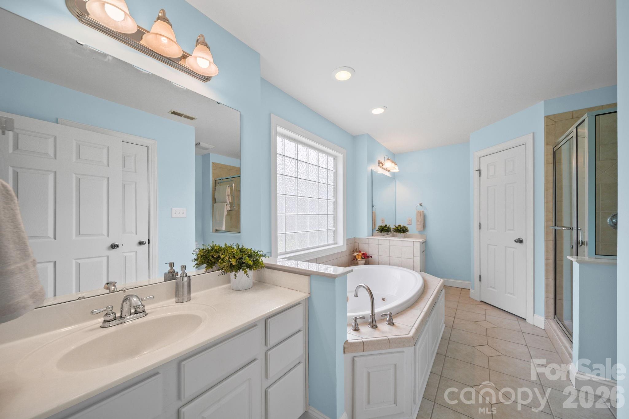 Lauren Woods - Residential