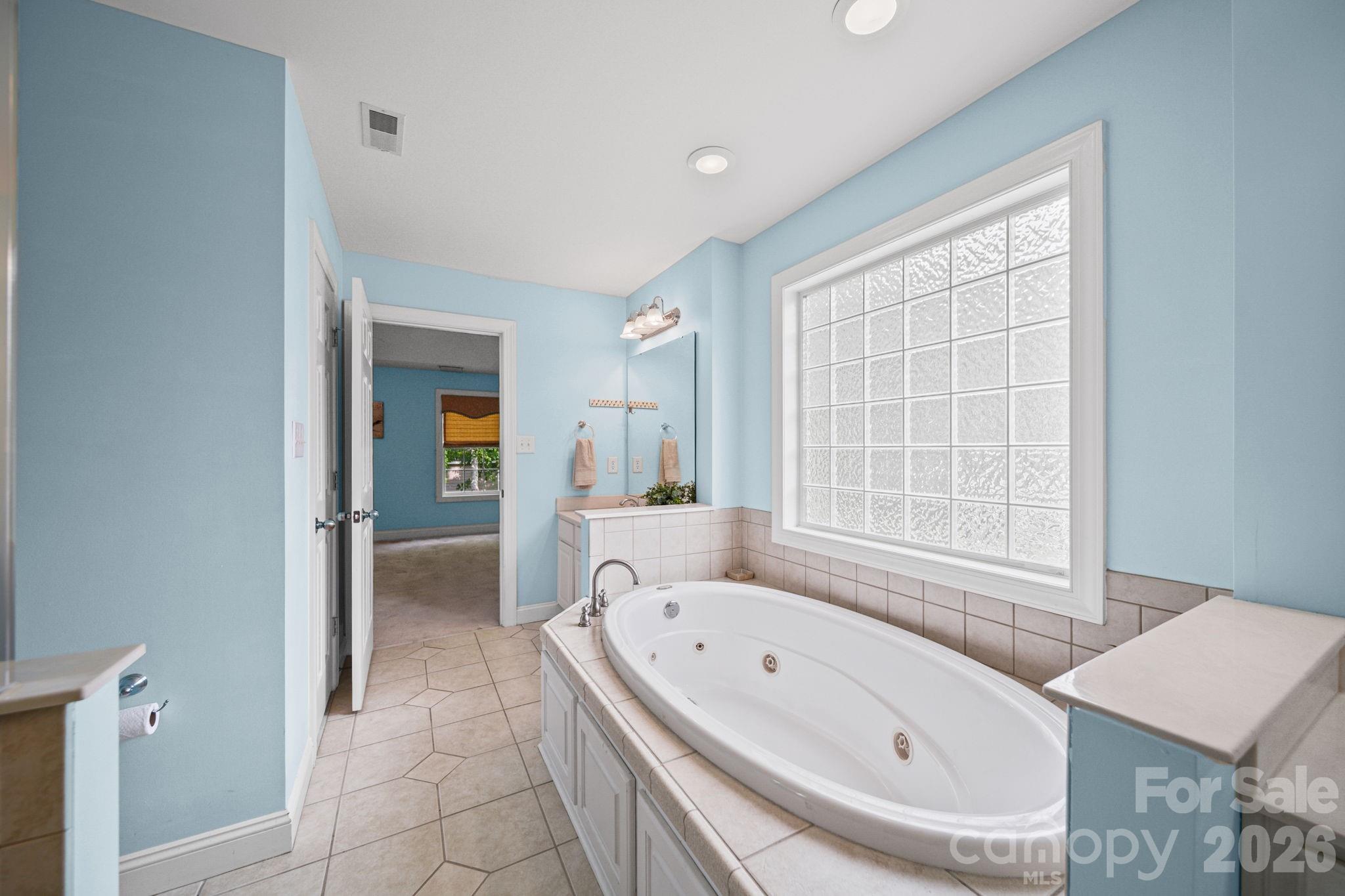 Lauren Woods - Residential