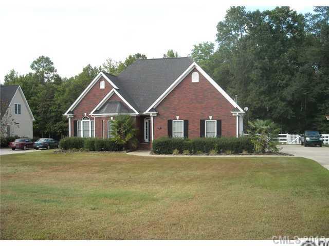SUPER DEAL!!! Large and open floor plan. Chef 's kitchen with plenty of cabinets to spare, vaulted and trey ceilings, heavy moldings, security system, central vacuum. Lots of hardwood and tile floors. Outdoor storage and fenced yard.