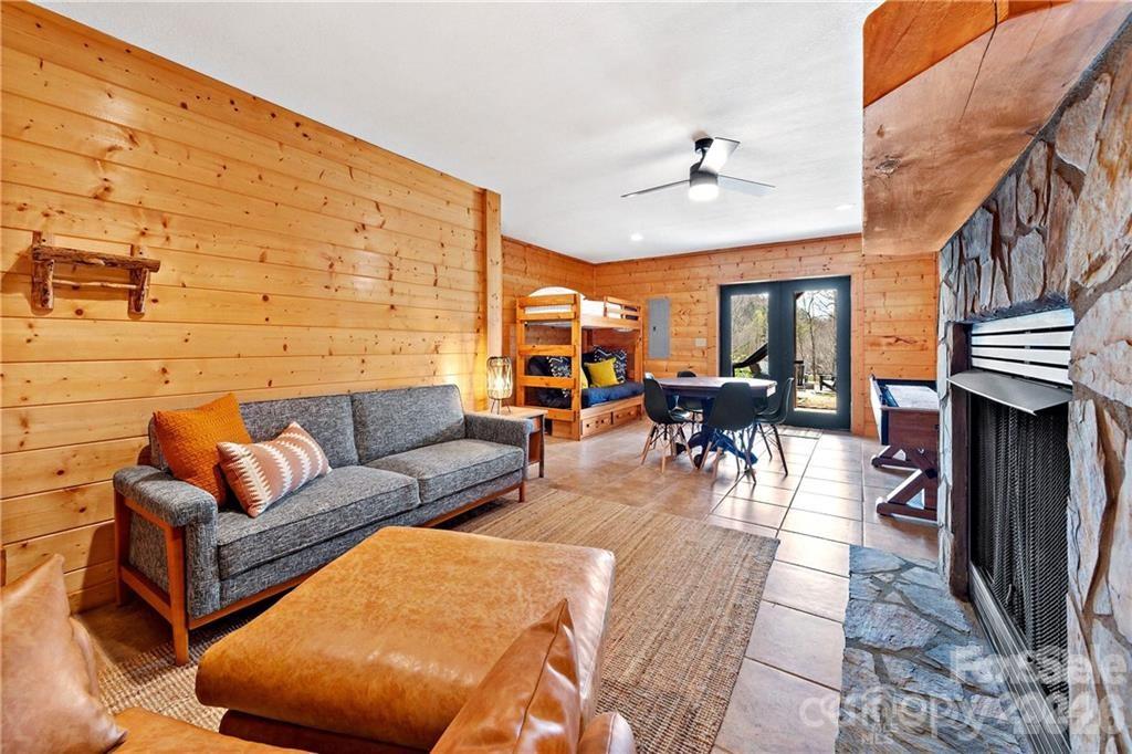 Gateway Mountain - Residential