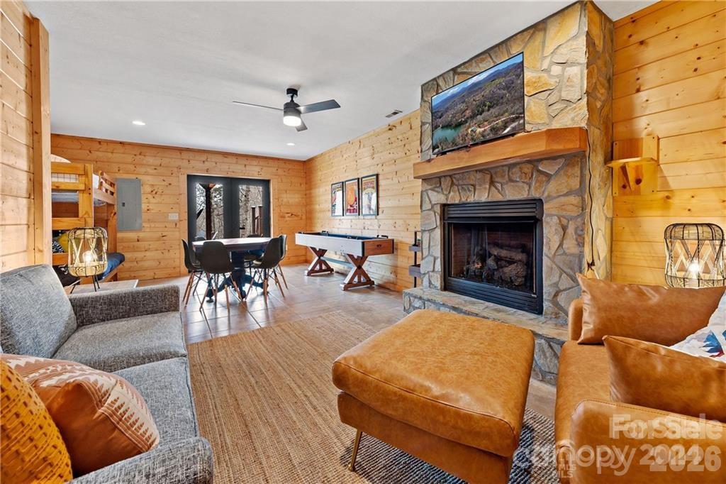 Gateway Mountain - Residential