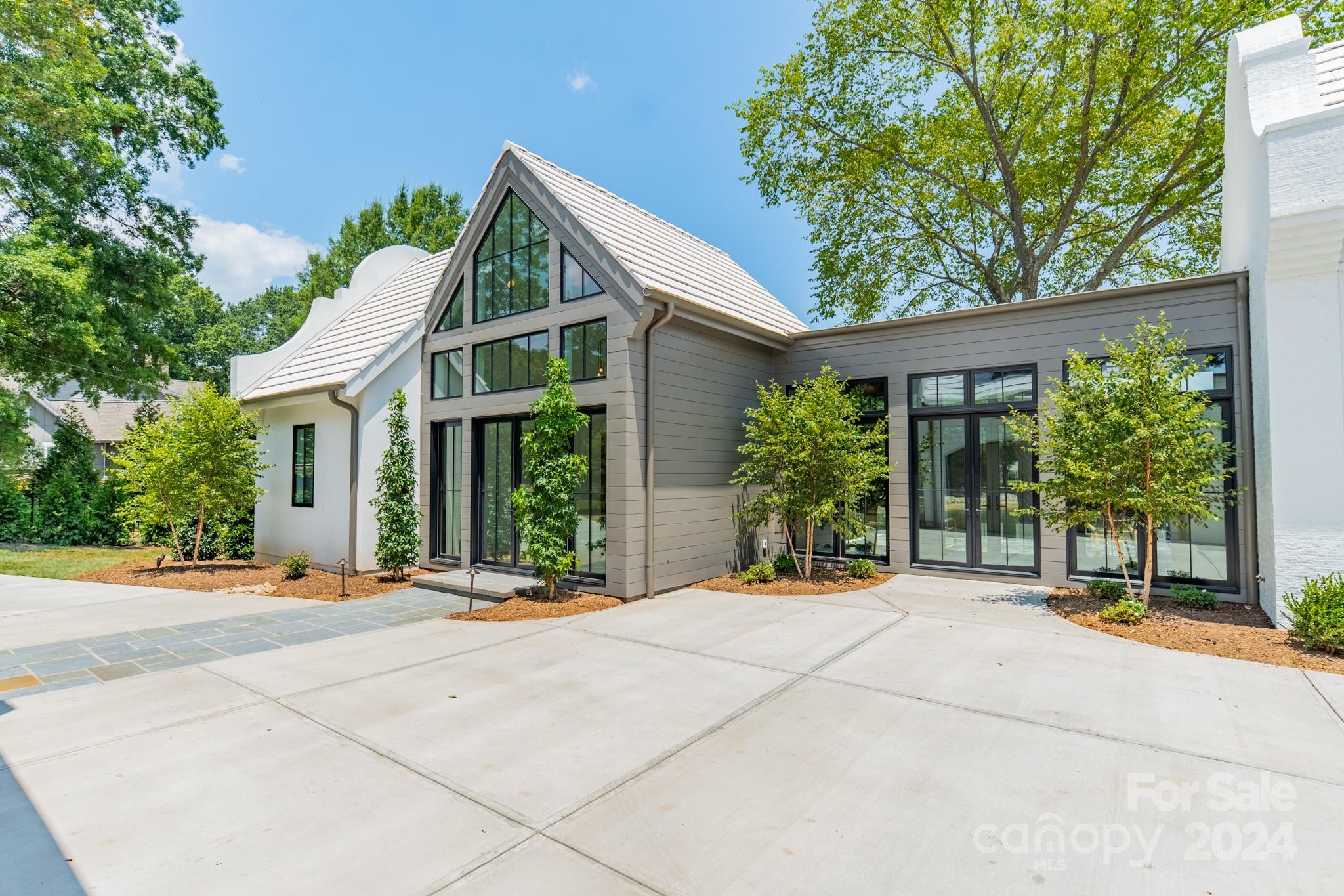 Point Largo - Residential