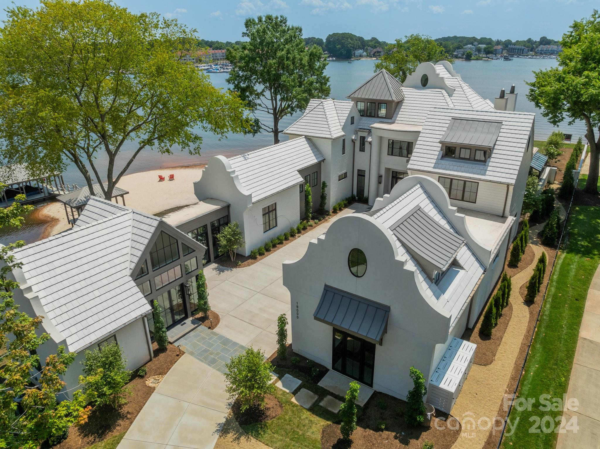 Point Largo - Residential