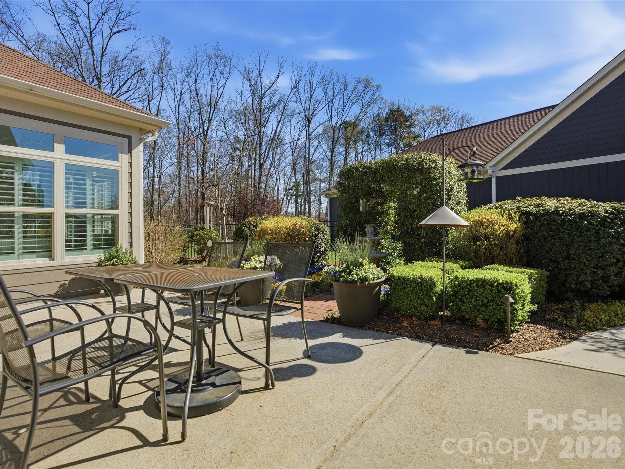 The Courtyards at Emerald Lake - Residential