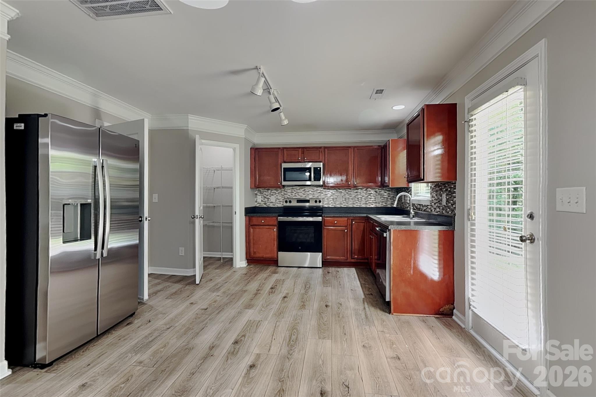 Hammond Lake - Residential