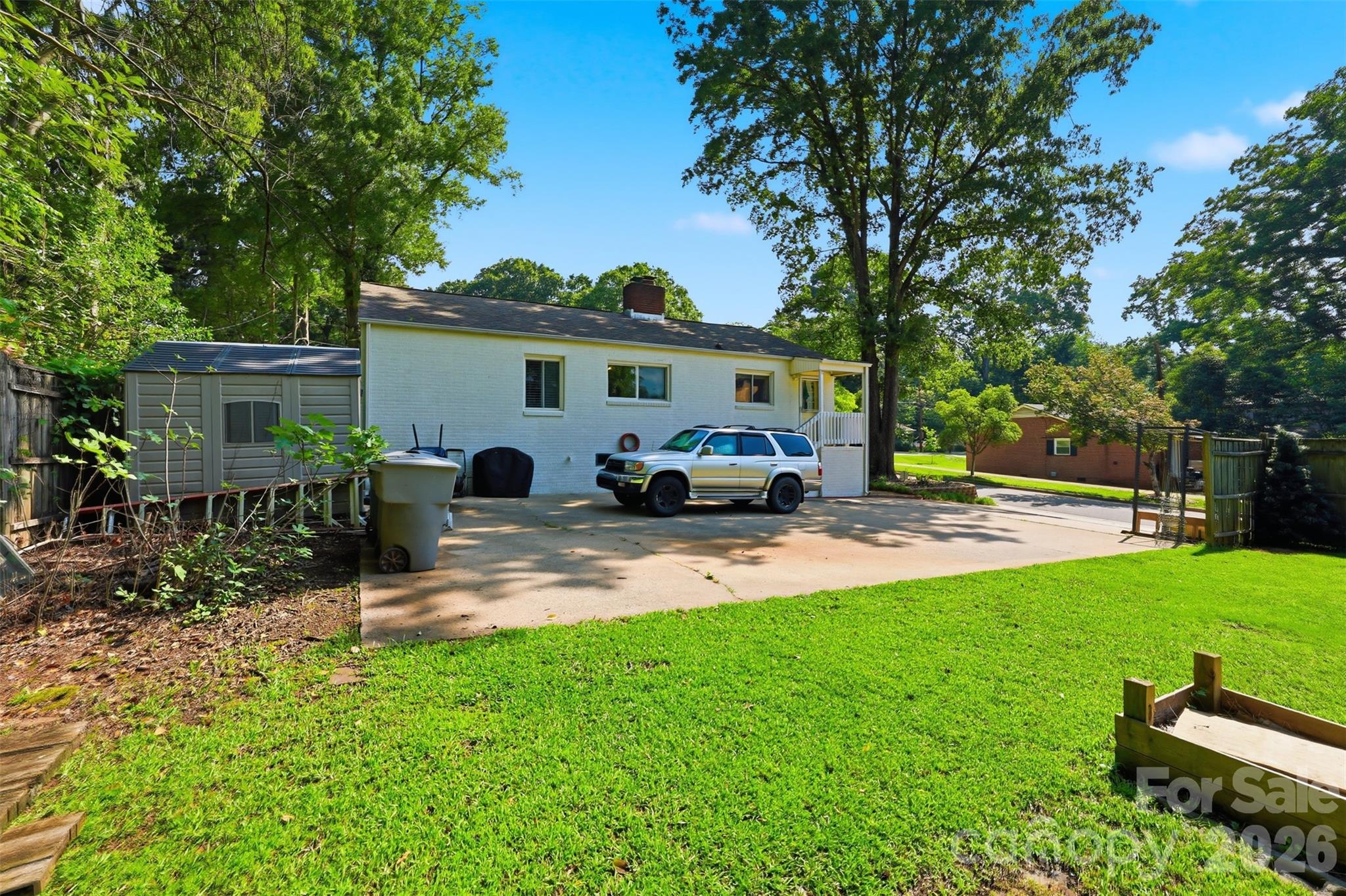 Country Club Heights - Residential