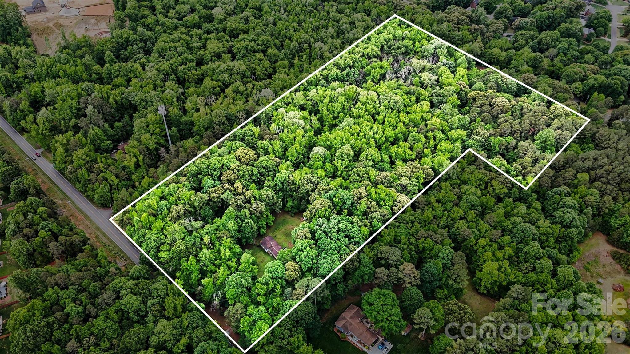 7.3-Acre Wesley Chapel Oasis with NO HOA!
Seize a rare opportunity to own a massive 7 acre canvas in the highly sought-after Wesley Chapel/New Town Road corridor. Whether you are a custom builder looking for your next project or an estate seeker desiring a private residency, this property meets all your needs.