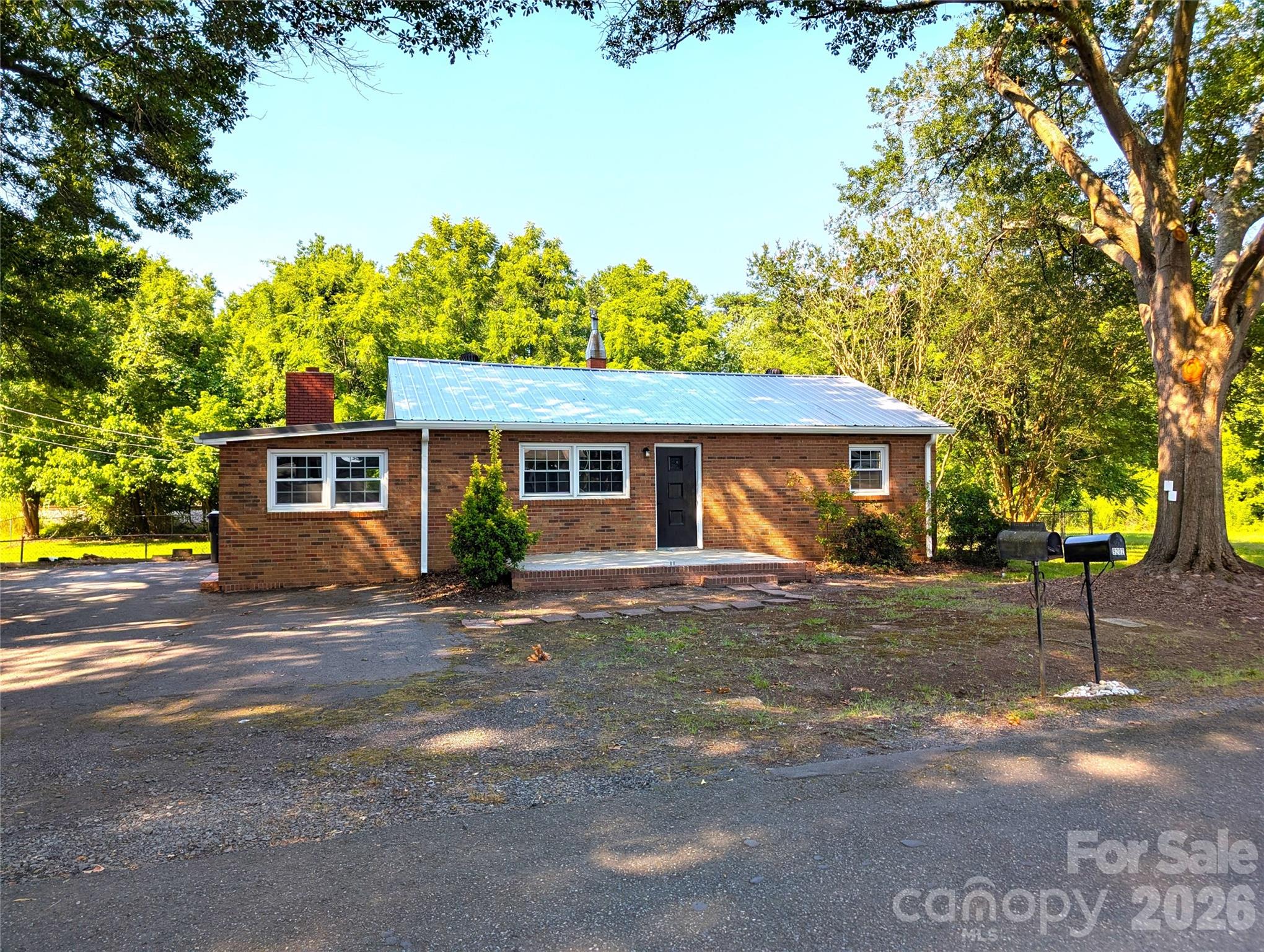 Large Lot with Endless Opportunity!  EASY Access I-485!
This 3 Bedroom 1 Full Bathroom has been remodeled with LVT Flooring throughout, Recessed Lighting, Blinds, Fixtures, and Fresh Paint! Kitchen comes with Marble Countertops, Stainless Steel Appliances, and NEW Cabinets.  Separate Laundry Room located off Kitchen equipped with Washer/Dryer Hookups.
Full bathroom has been updated with a New Vanity, and Refinished Bathtub.  3 spacious bedrooms, all with ample Closet space.  Fenced-in, Wooded, Fully Fenced Backyard provides an atmosphere ideal for any occasion, and is a great space for Pets!  Enlarged Driveway allows for Extra Parking Space.
Conveniently located to I-485, I-85, Airport, White Water Center, Shopping, Entertainment, Restaurants, Belmont, Huntersville, Mount Holly, and Uptown Charlotte!