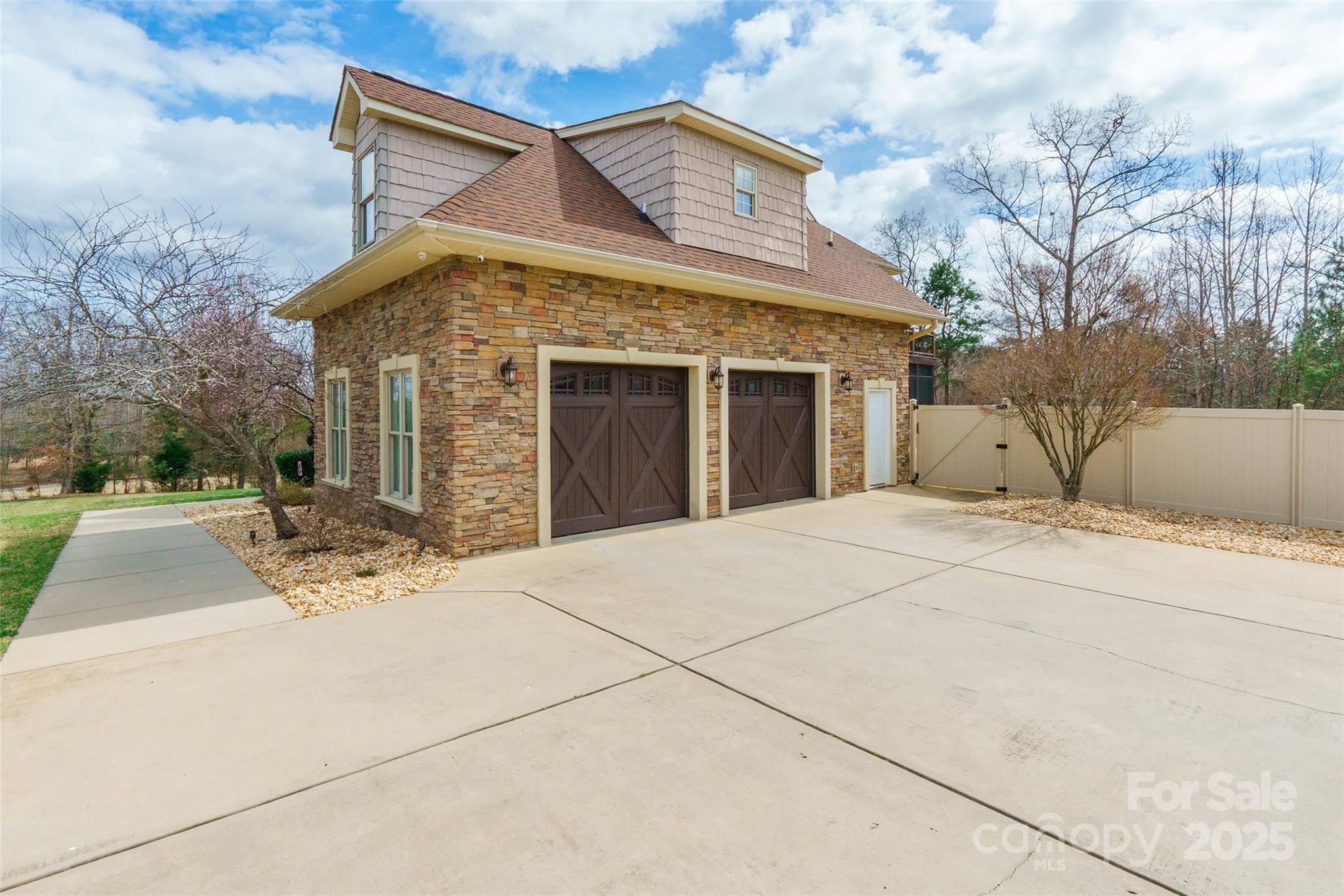 Liberty Hill Pointe - Residential