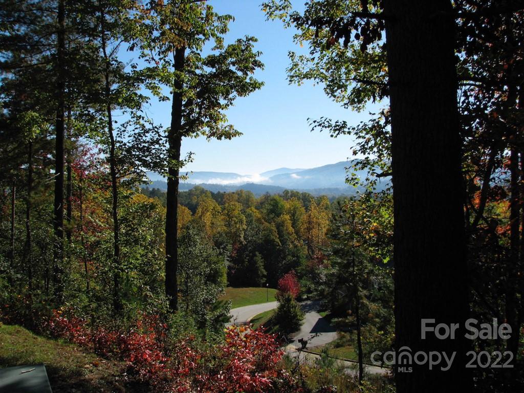 Straus Park - Land