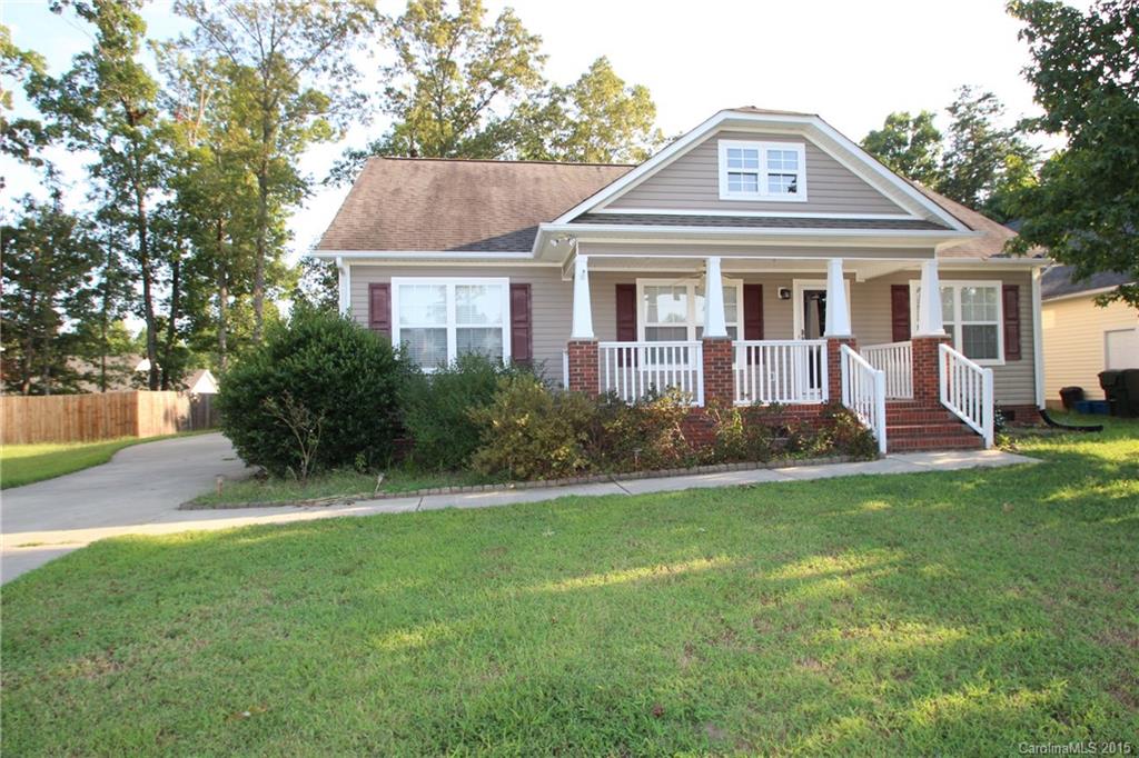Great Location ,Great neighborhood ,Close I 77. Convenient to shopping, entertainment and restaurants . Hardwoods and fireplace  in great room . Vaulted ceiling in master bedroom and master bath. Finished Bonus room attached 2 car garage plus rear deck . This one want  last long.