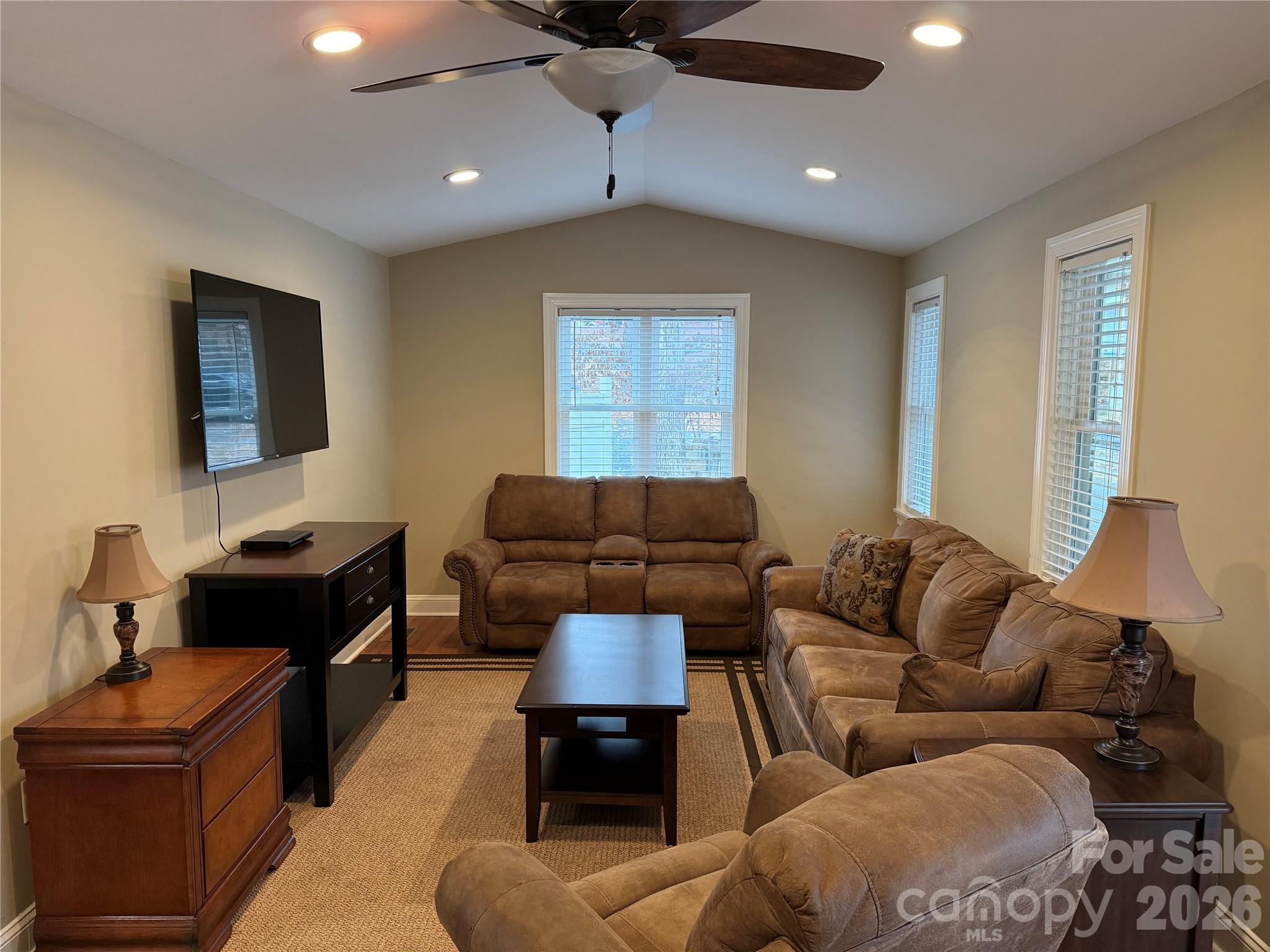 Twin Harbor - Residential