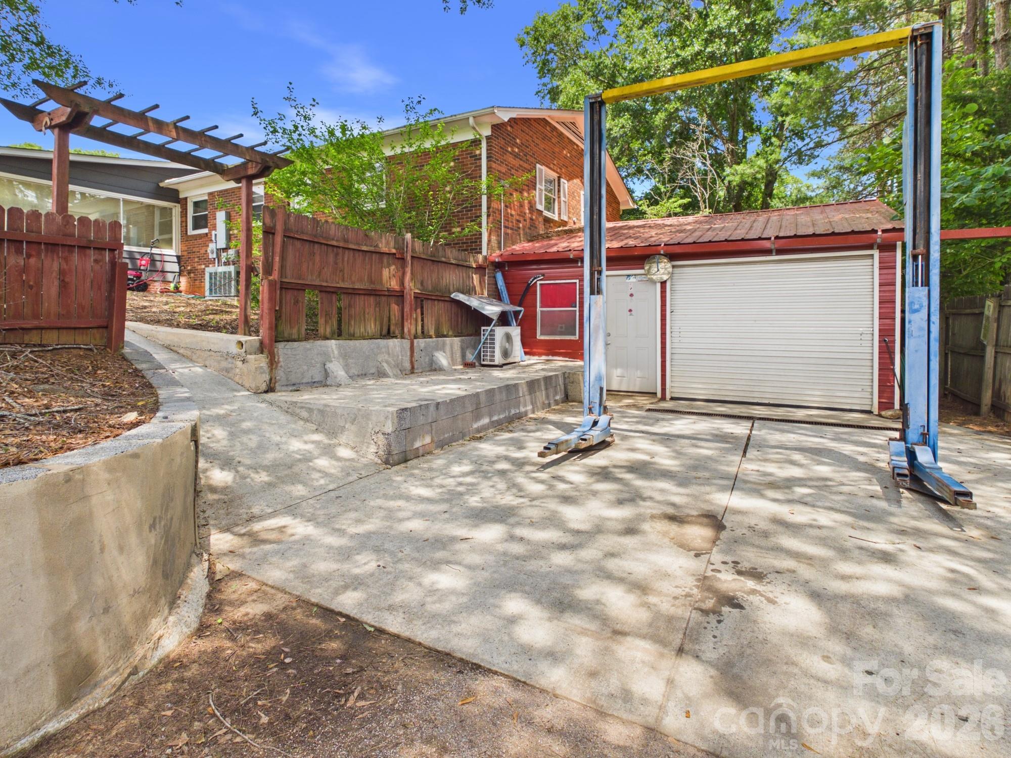 Pinecrest Park - Residential