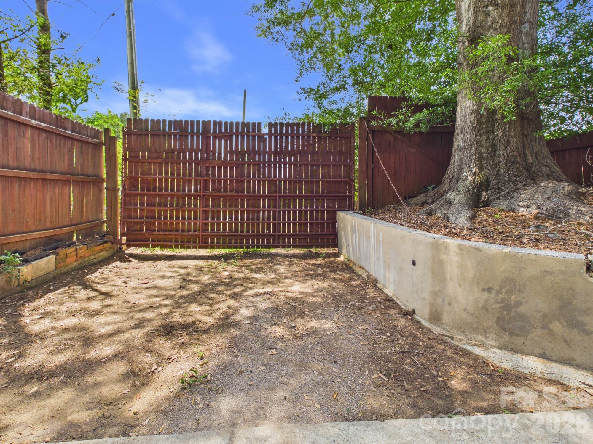 Pinecrest Park - Residential