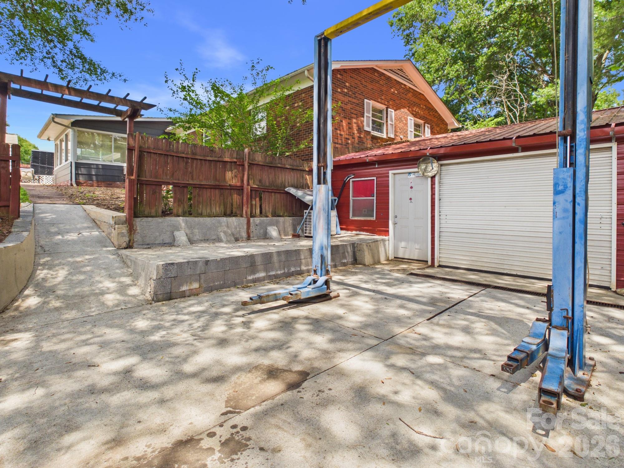 Pinecrest Park - Residential