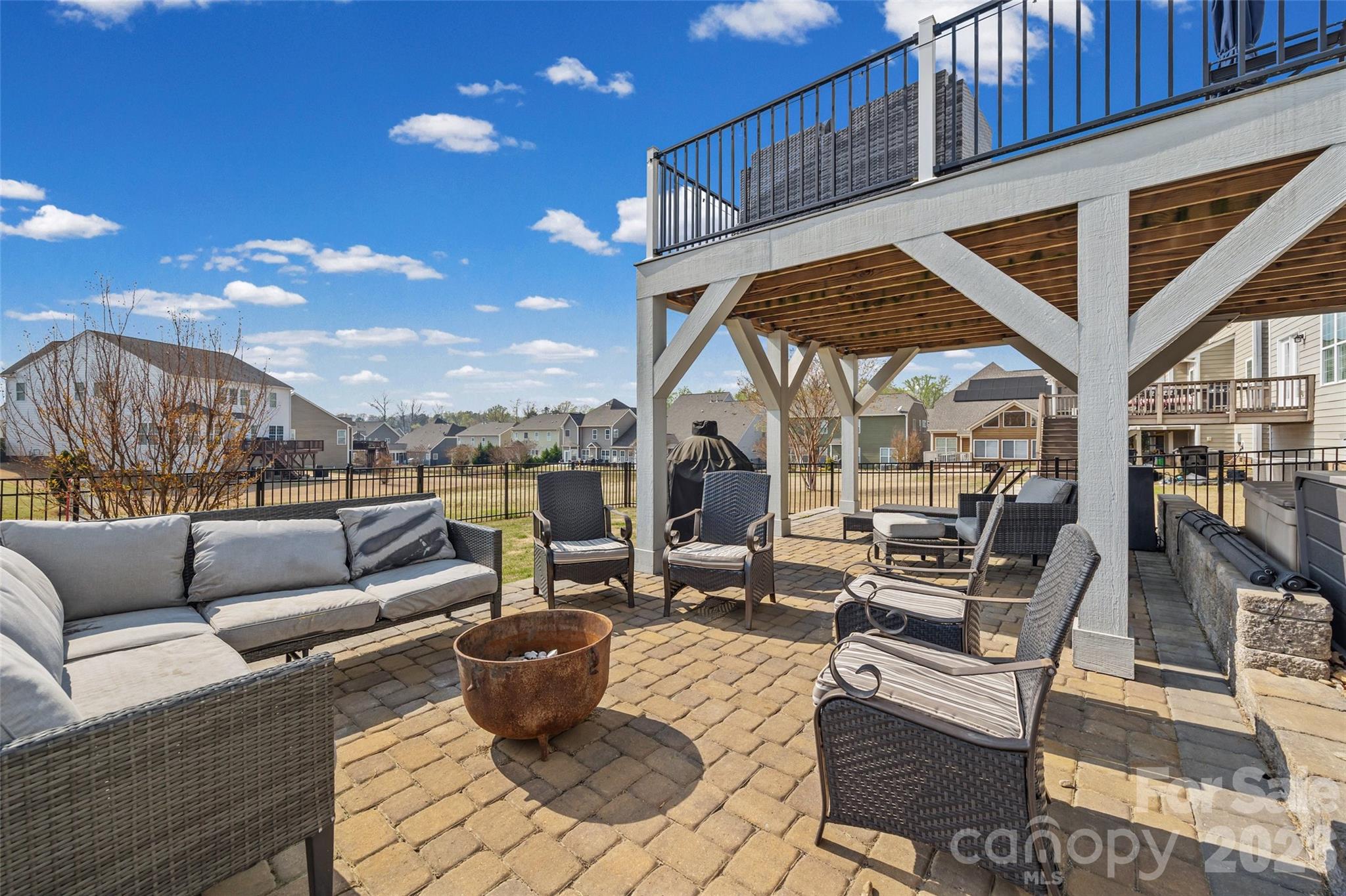 Hawks Creek - Residential
