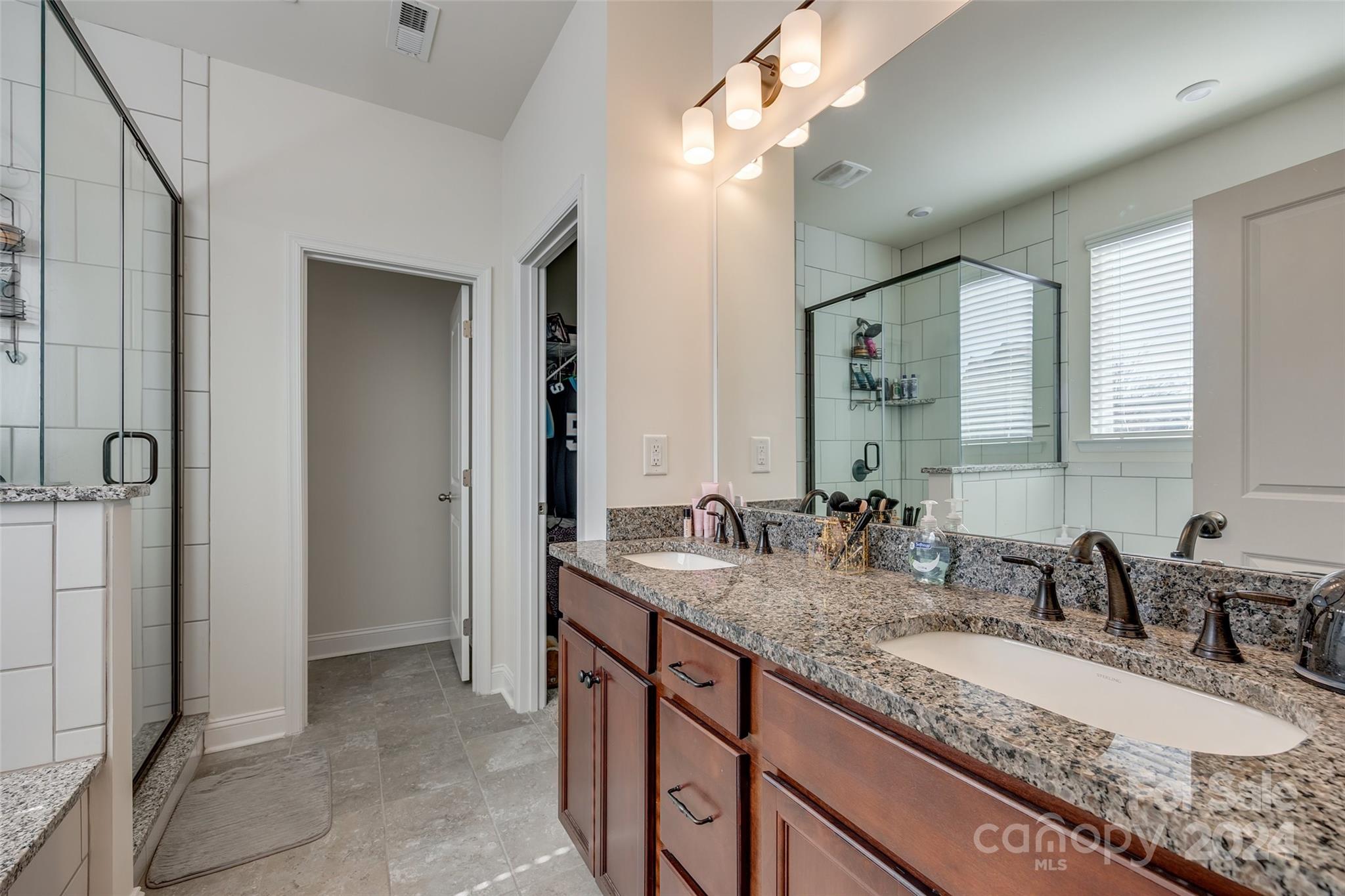 Paddlers Cove - Residential