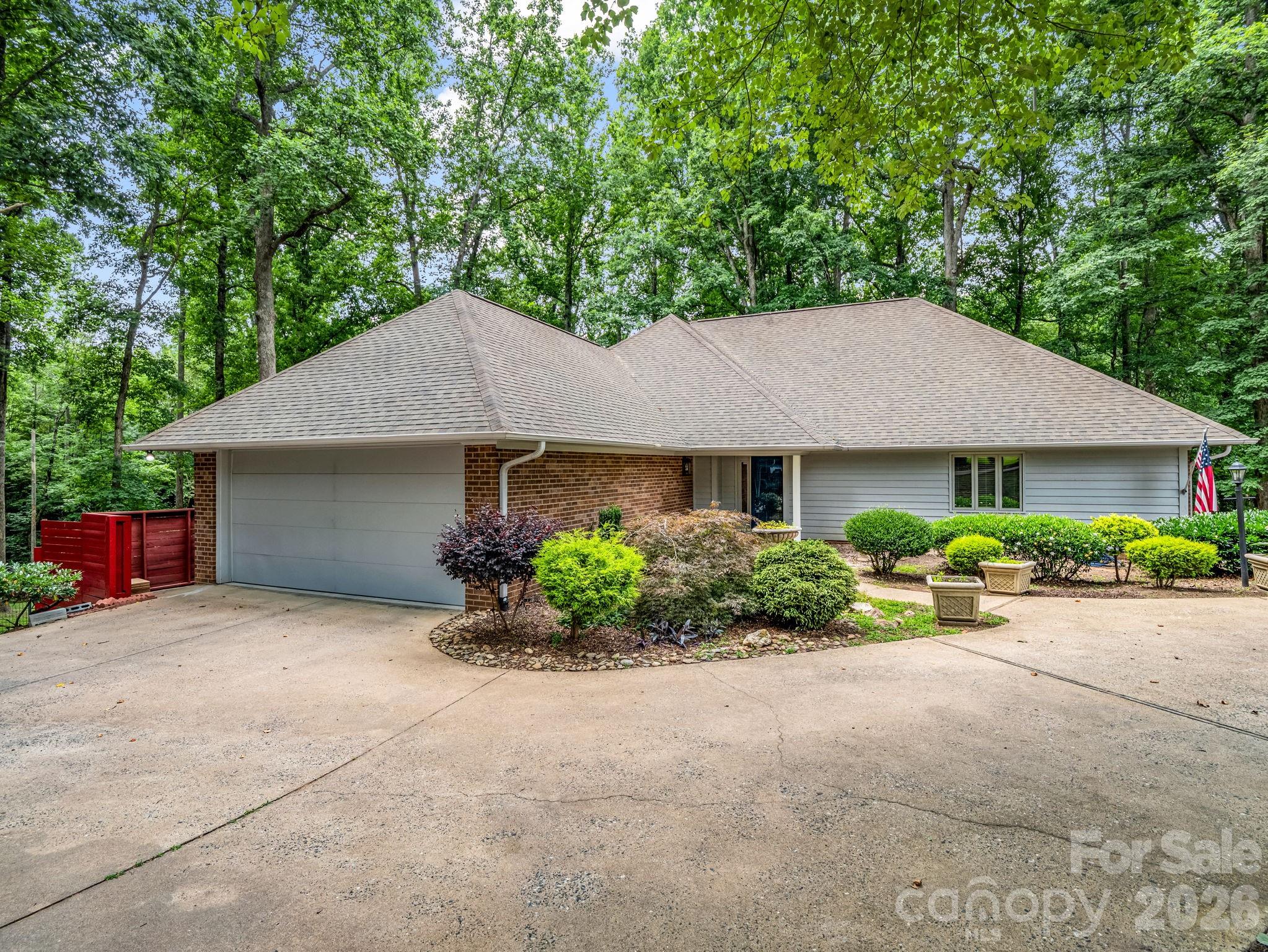 Country Club Gardens - Residential