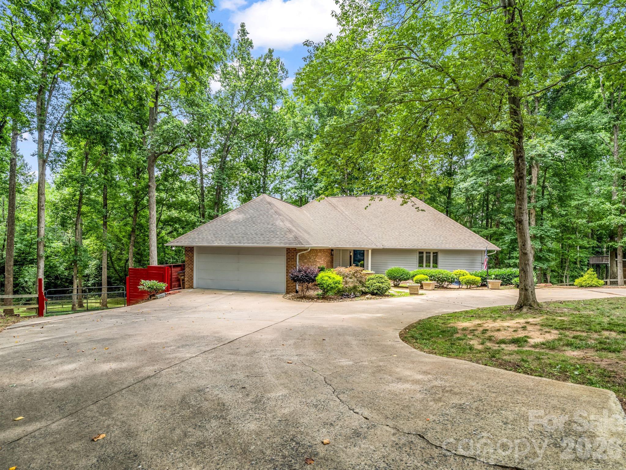 Country Club Gardens - Residential