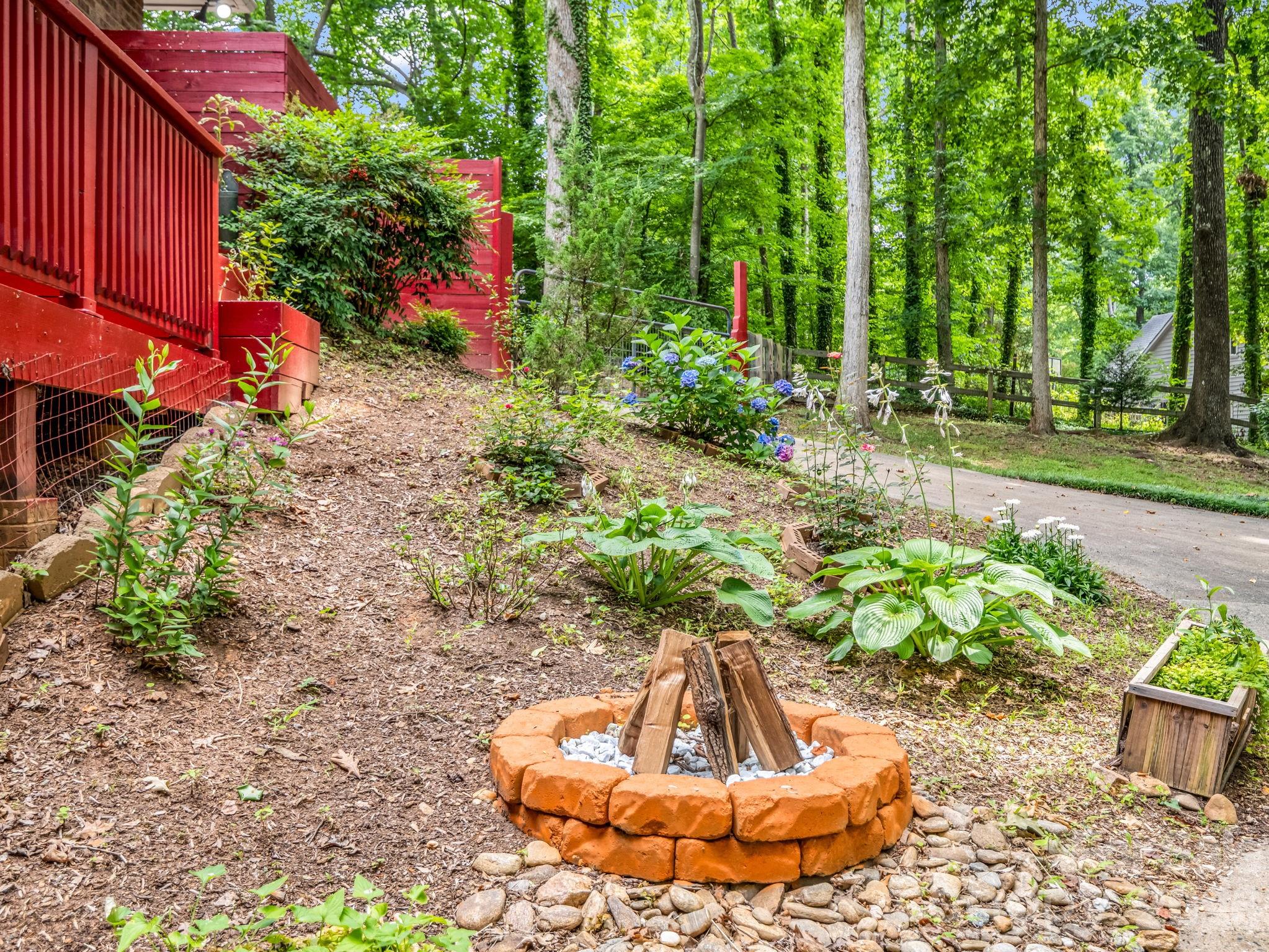 Country Club Gardens - Residential