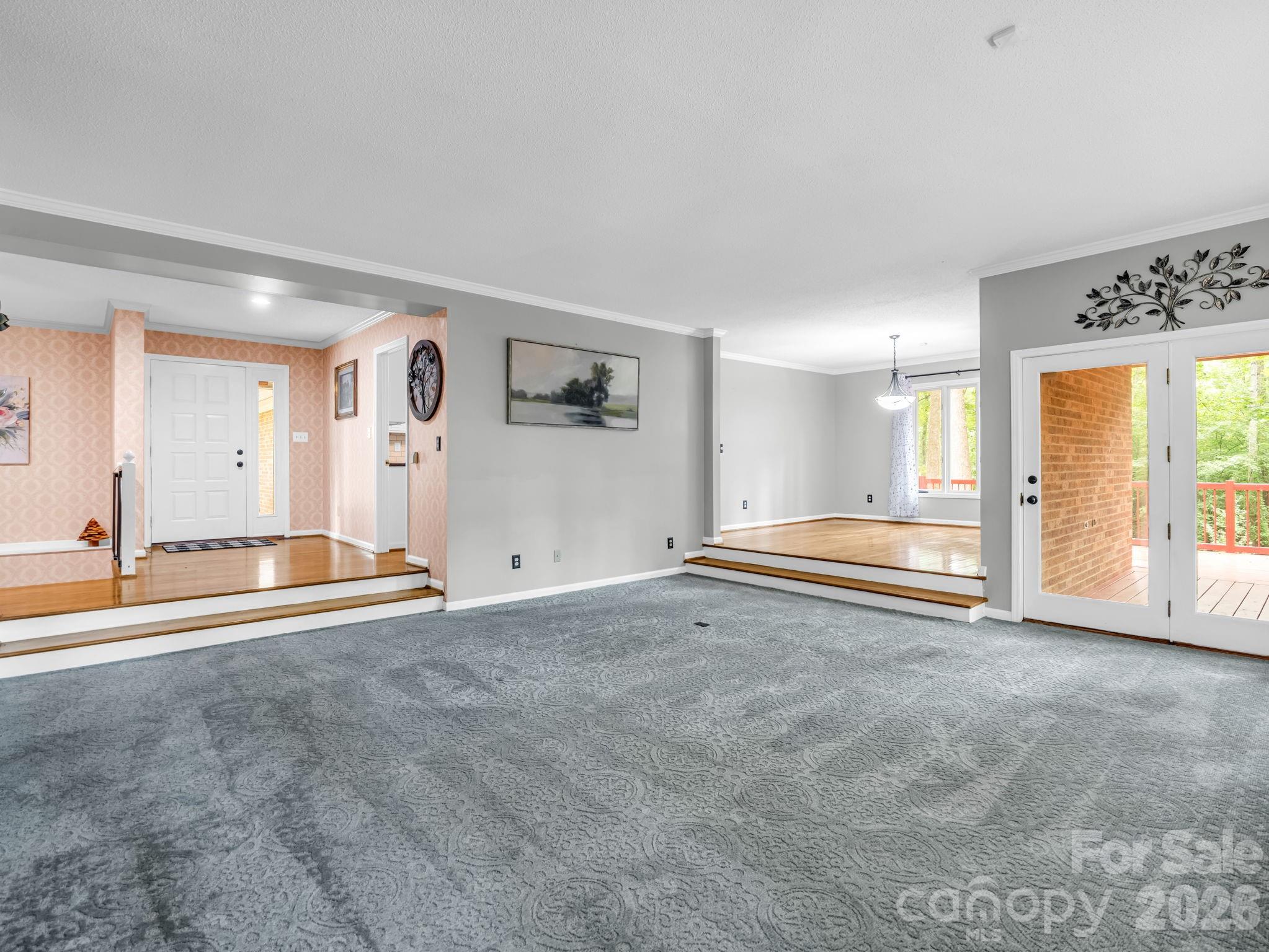 Country Club Gardens - Residential