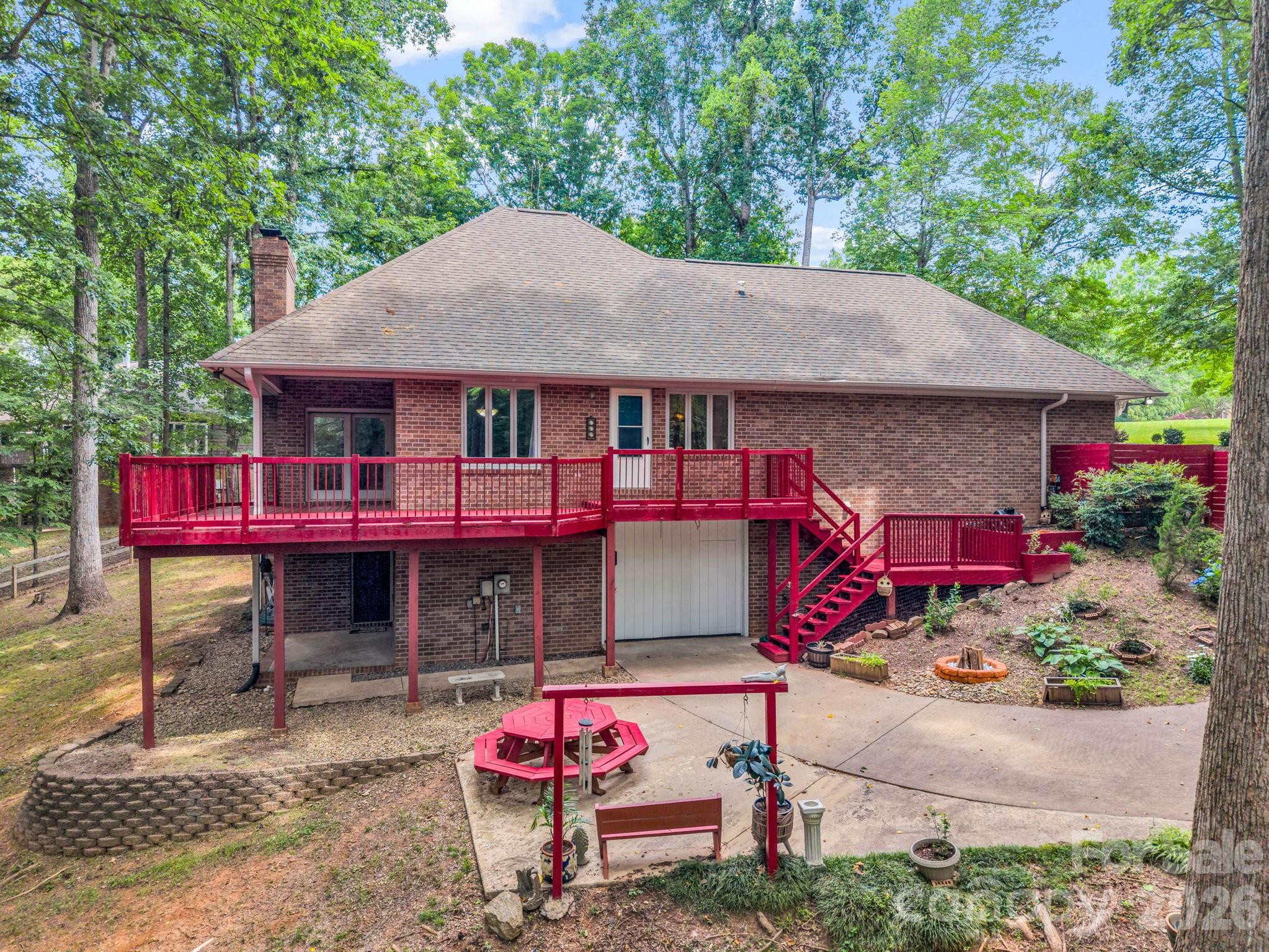Country Club Gardens - Residential