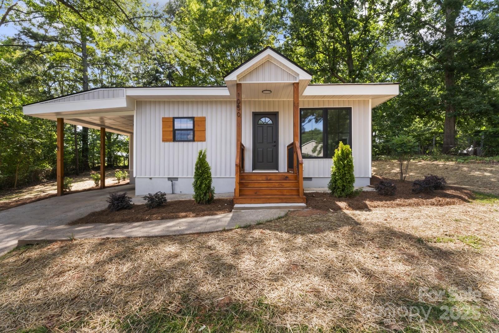 Beautifully fully renovated home in Kings Mountain featuring an open-concept layout, new flooring, new roof, new HVAC system, and new water heater. Enjoy a completely renovated kitchen with quartz countertops, shaker cabinets, stainless steel appliances, and a spacious island. Updated bathrooms with modern finishes throughout. All renovations were completed with permits for added peace of mind.

Property is currently being operated as a short-term rental (Airbnb), making it an attractive opportunity for investors. Income history and performance details available upon request. Seller is open to negotiating furniture with a strong offer, allowing for a potential turnkey investment.

Conveniently located near downtown Kings Mountain, parks, shopping, and with quick access to Hwy 74 and I-85. Move-in ready and thoughtfully redesigned for comfortable modern living or income-producing potential.