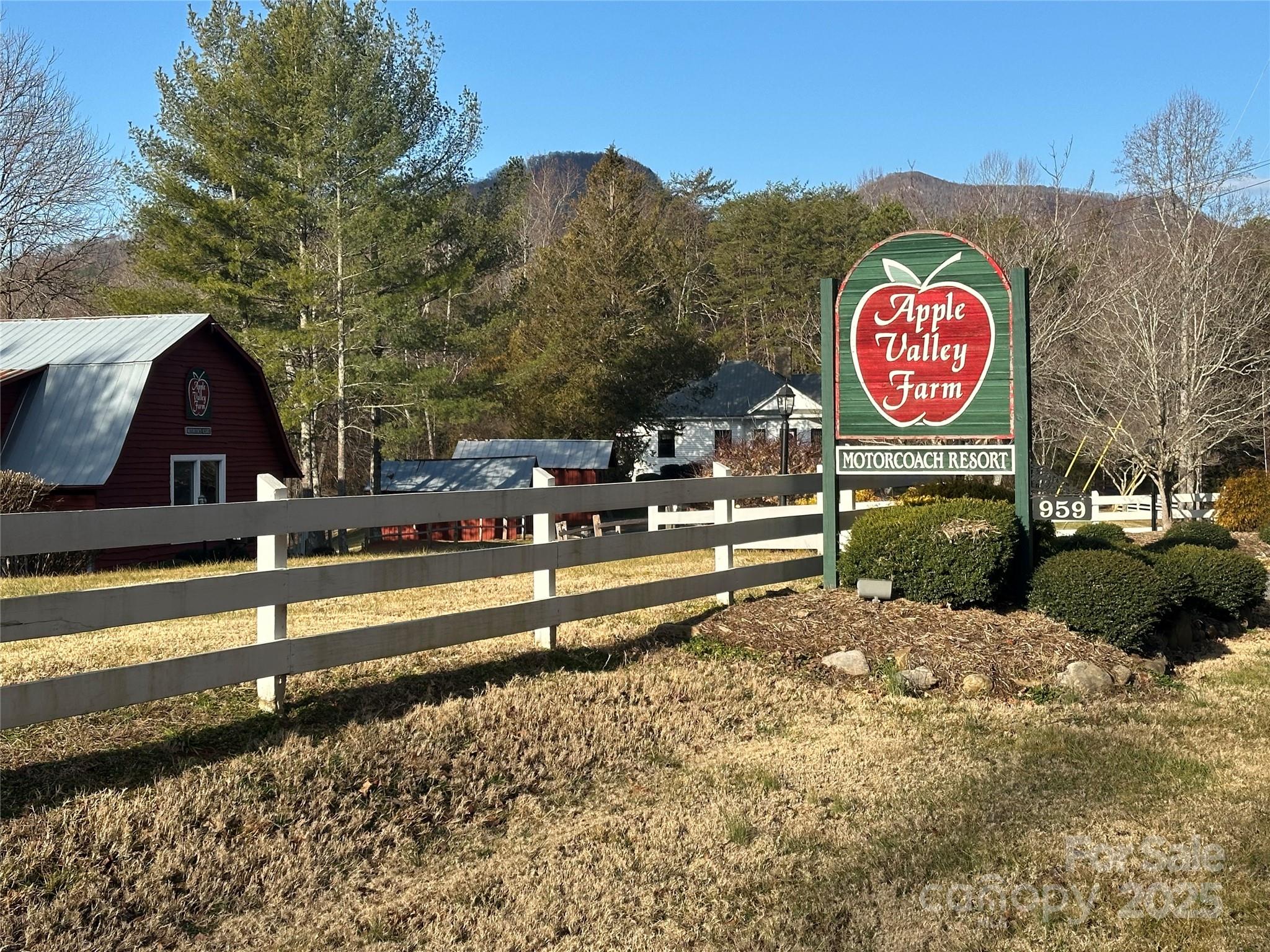 Apple Valley Farms - Land