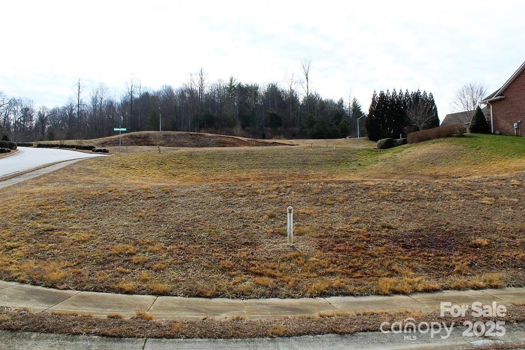 Build your dream home and enjoy the incredible sunsets and gorgeous mountain views. So conveniently located. Close to Hwy 321 for easy commute to Hickory or Blowing Rock. 1400 min sq ft  required to build. Enjoy beautiful 4 seasons and mild winters. Make Lenoir, NC your home!