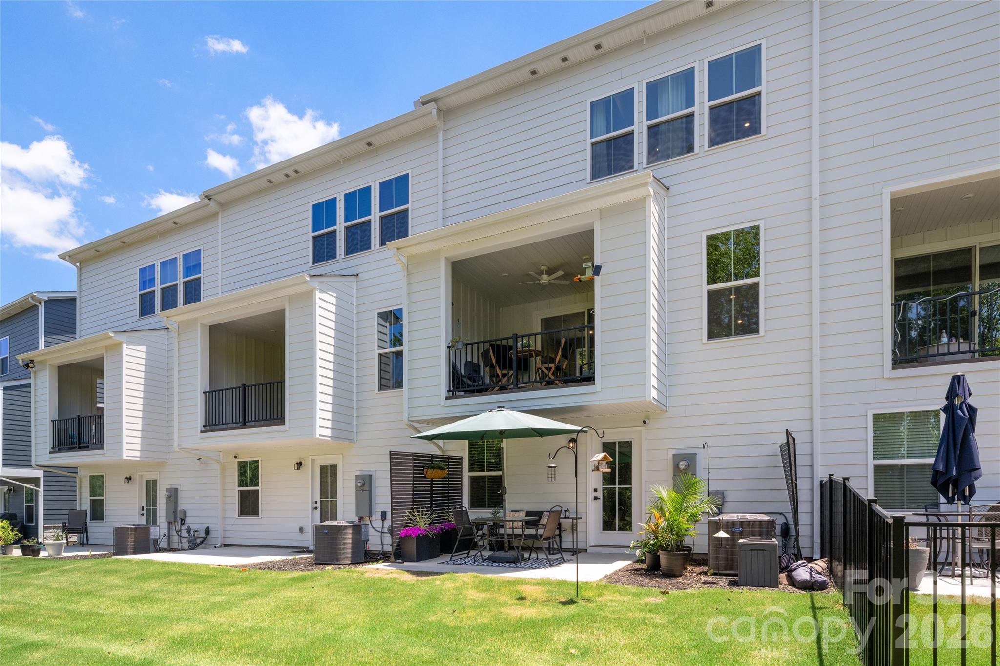 Creek Water Townhomes - Residential
