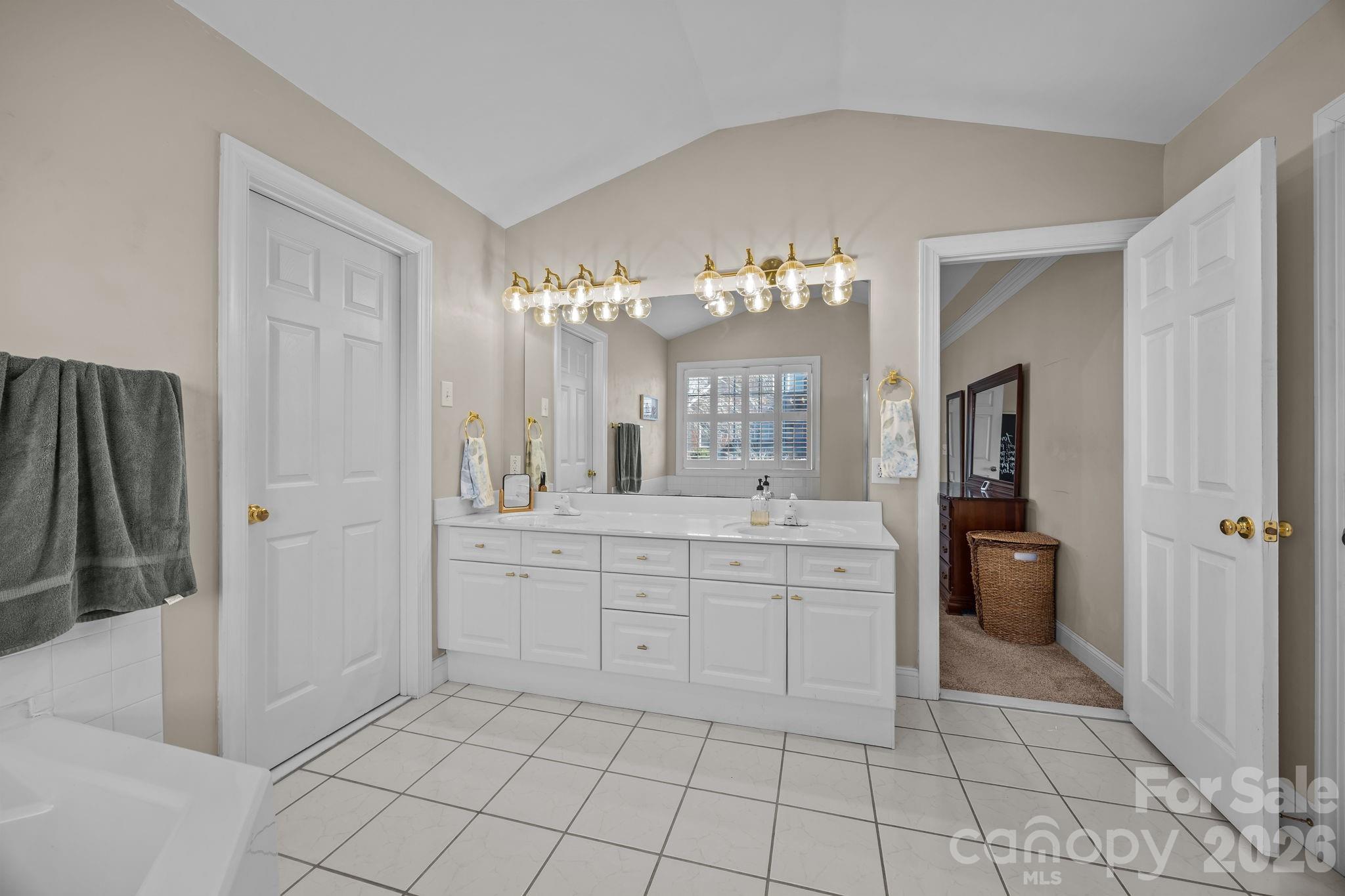 Country Club Hills - Residential