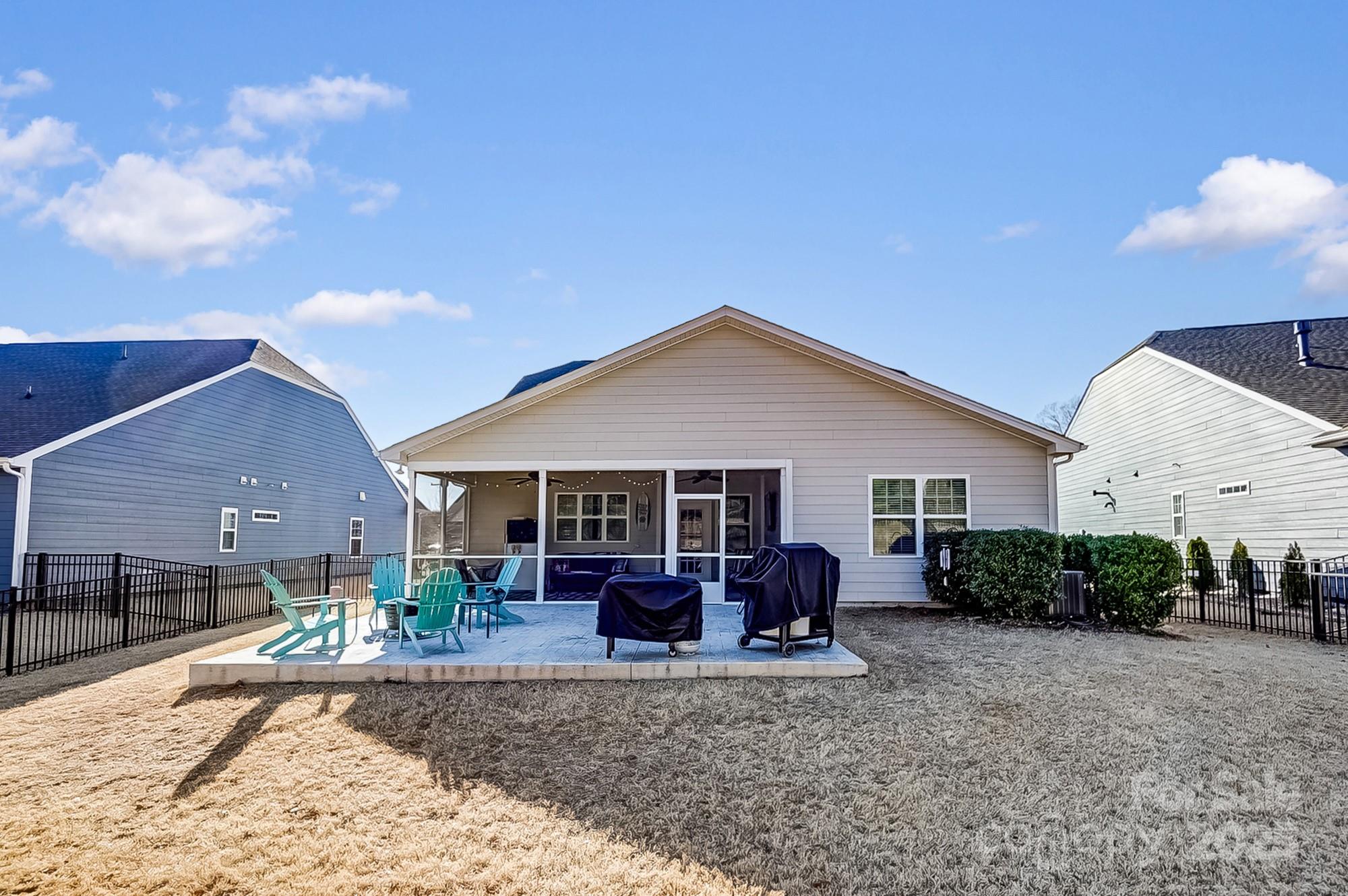 Summerhouse at Paddlers Cove - Residential
