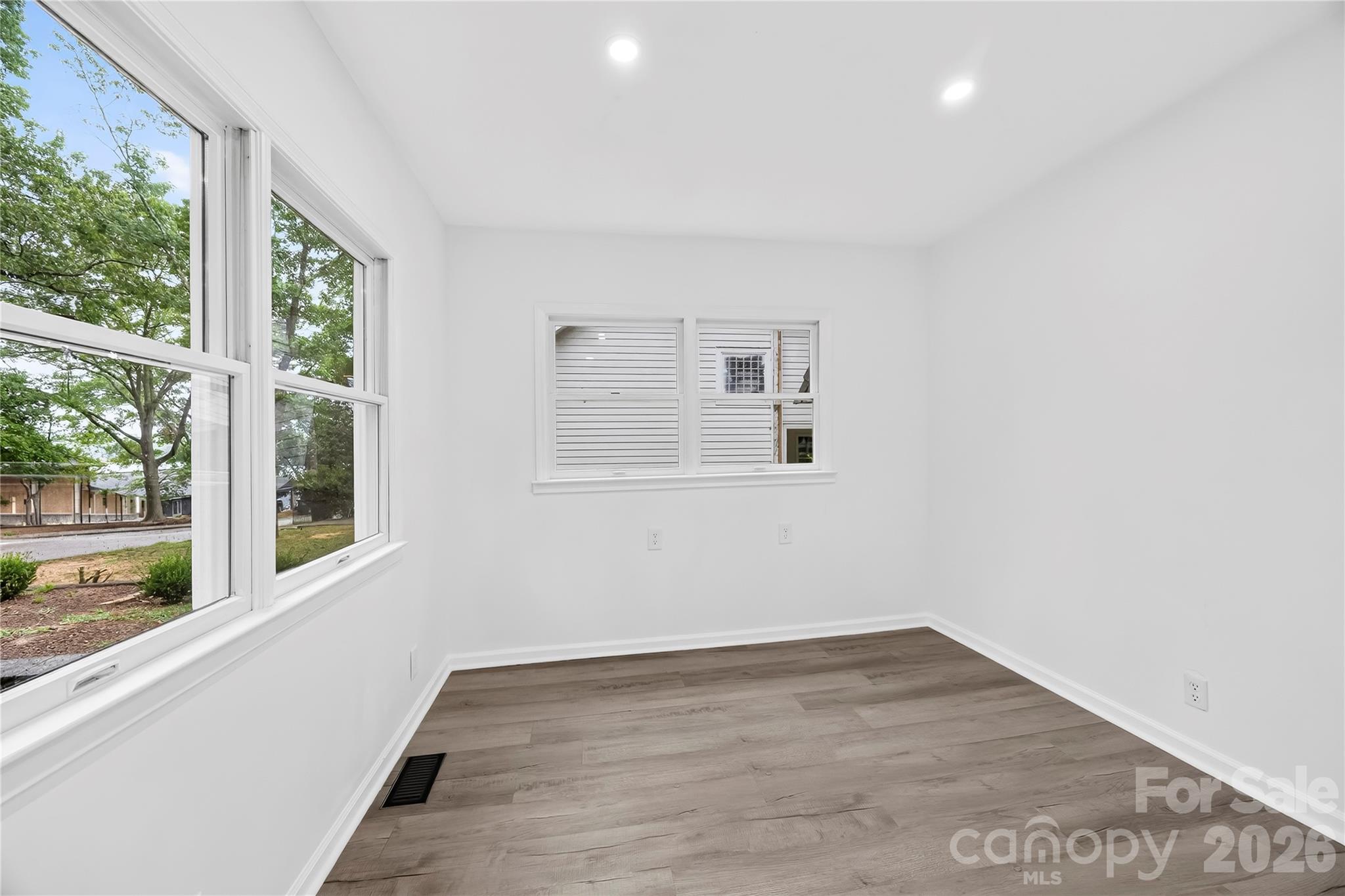 Tega Cay - Residential