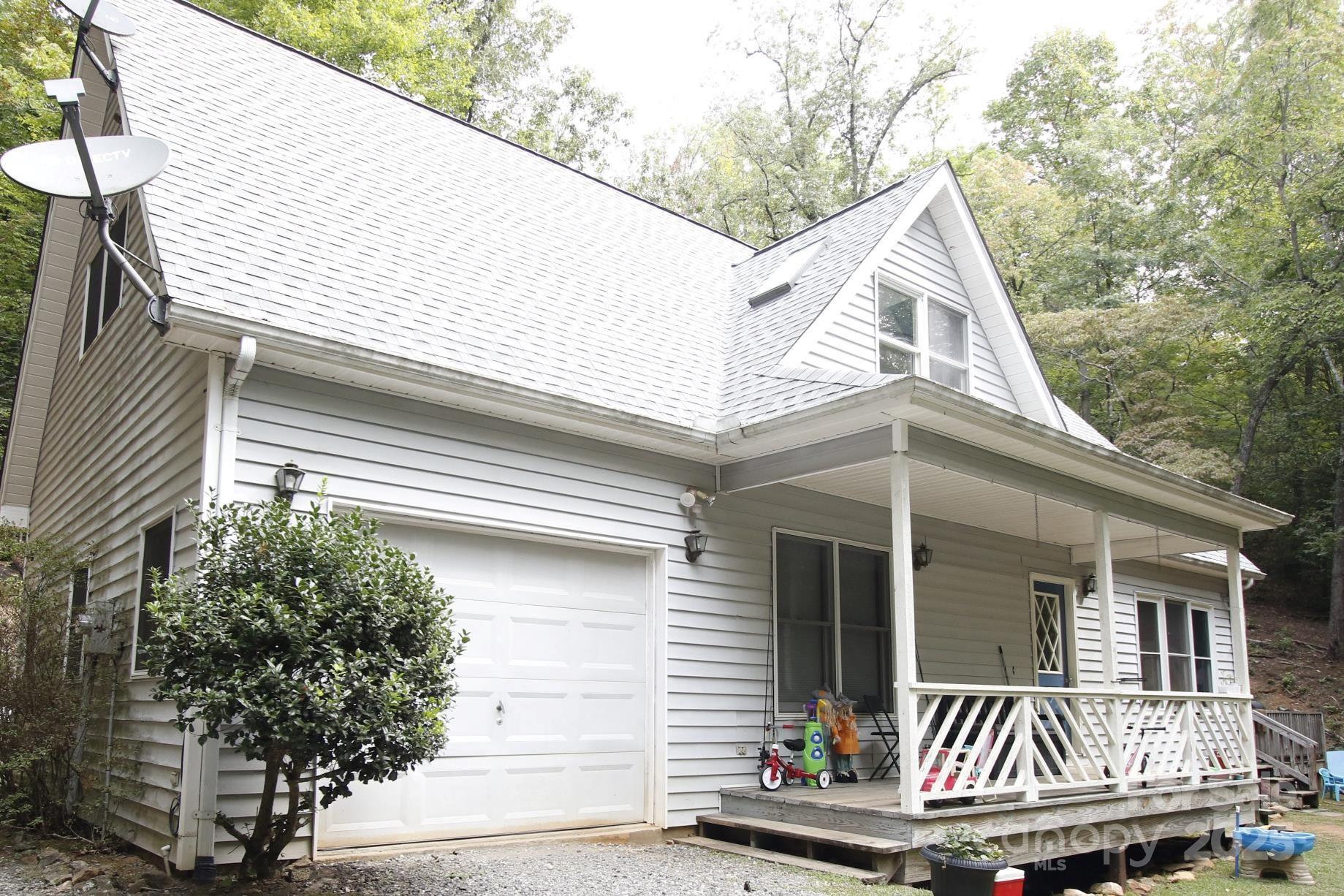 Cozy 2-bed, 2-bath home in the Savannah area, just off Hwy 441! This property offers a peaceful setting, backing up to serene woods with a flat side yard perfect for outdoor activities. Includes an enclosed garage for added convenience and storage. A great find in a desirable location! Presently a rental, great investment opportunity.
