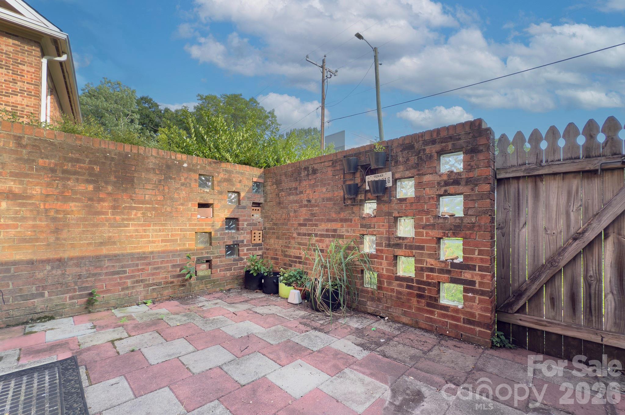 Carriage House - Residential
