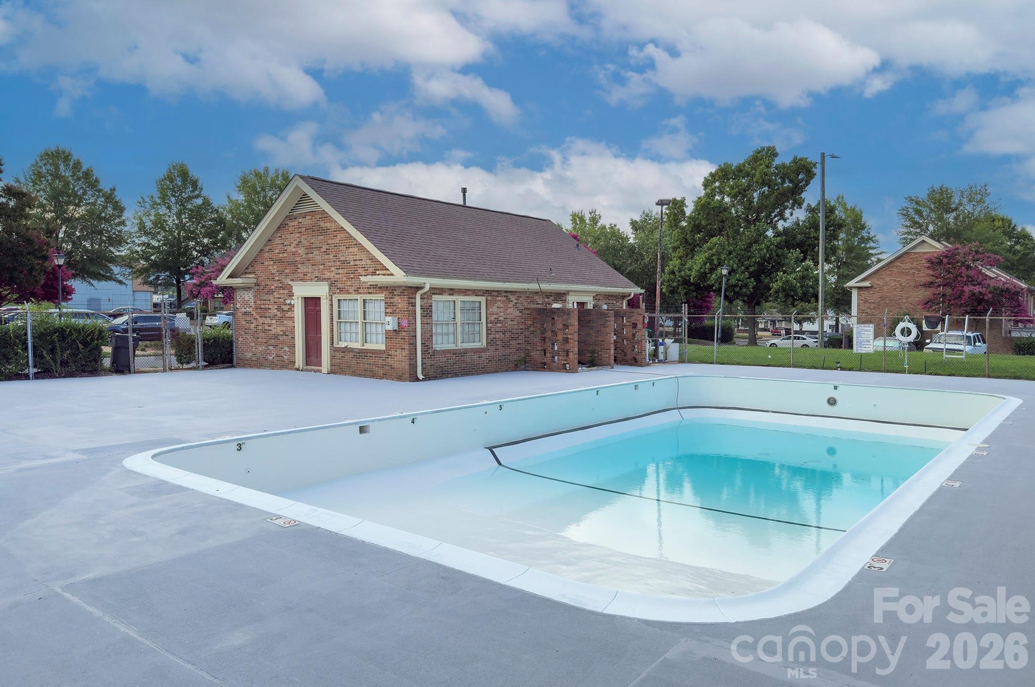 Carriage House - Residential