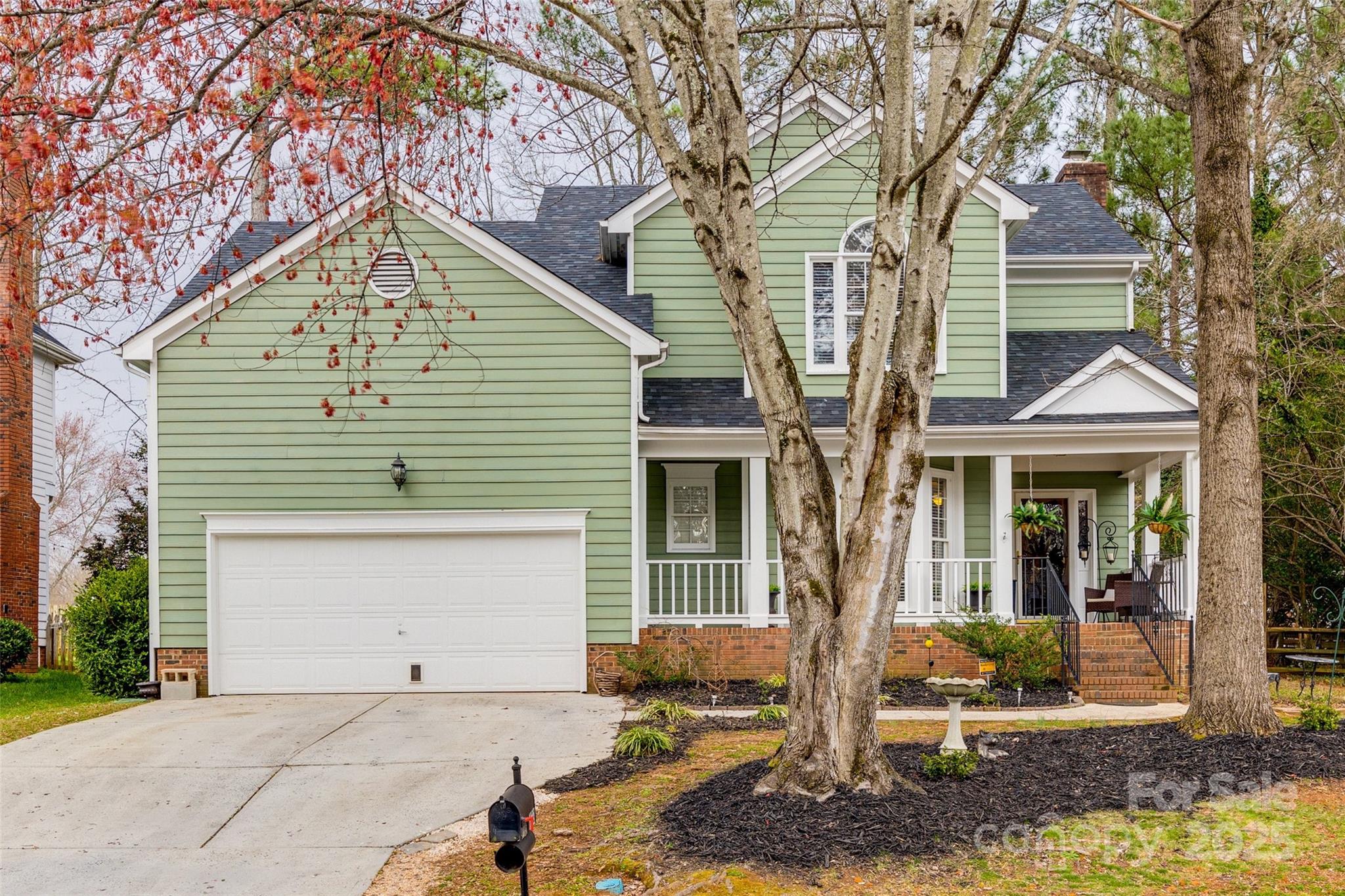 Enjoy coming home to this amazing property in the highly desired Tysons Forest neighborhood. Conveniently located close to grocery stores, shopping, restaurants, hospital, and doctors offices. Also, a convenient commute to I-77. This 4 bedrooms 2.5 bath spacious floorplan provides all the luxuries within an affordable price. The large 4th bedroom can also be used as a bonus room! The outdoor spaces are perfect for entertaining. The community offers an outdoor pool, picnic area, and park that is perfect for those Carolina hot summers.