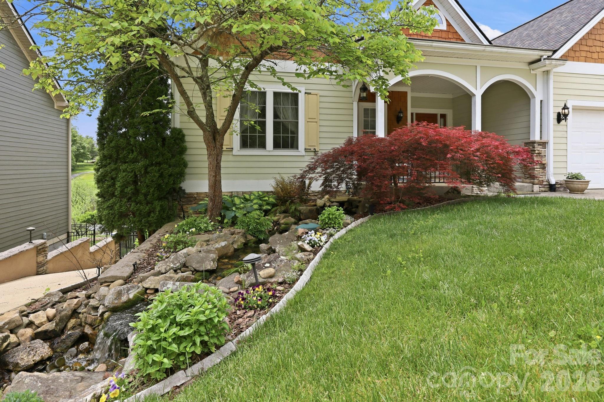 High Vista Falls - Residential