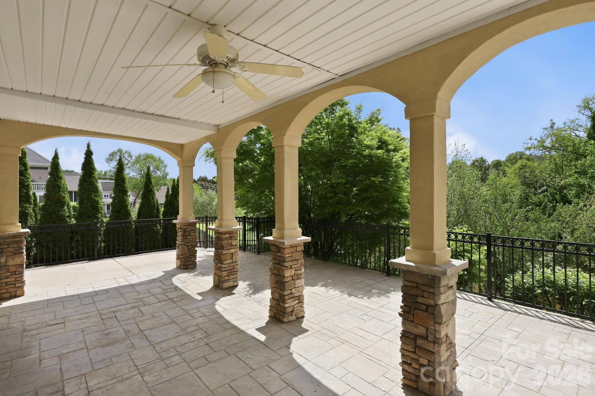 High Vista Falls - Residential
