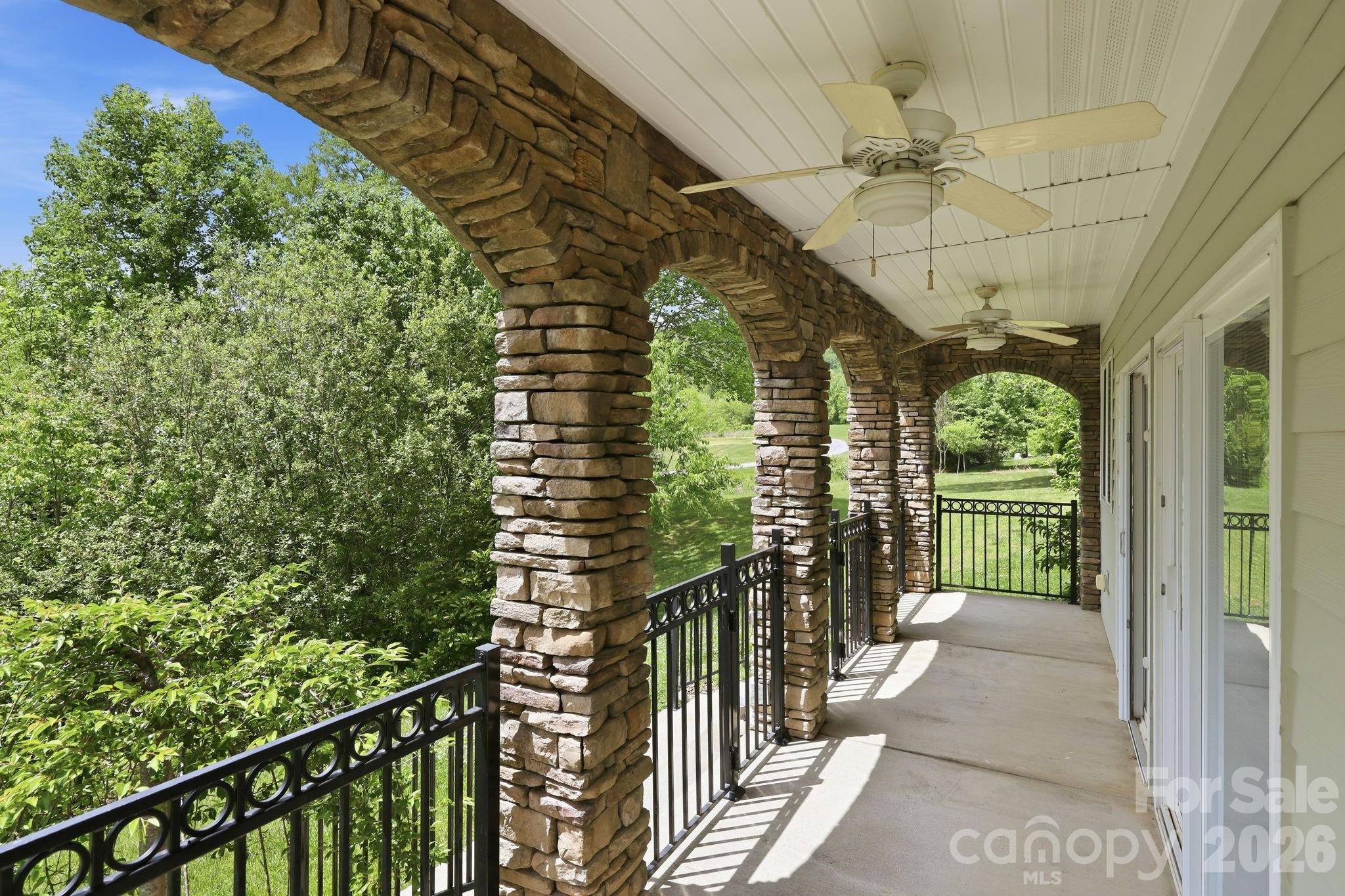 High Vista Falls - Residential