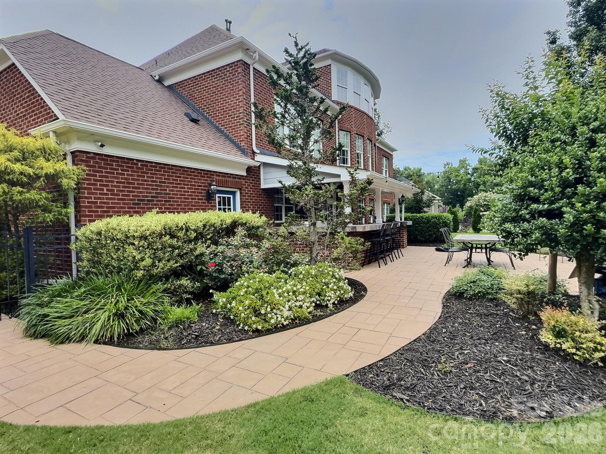 The Chimneys of Marvin - Residential