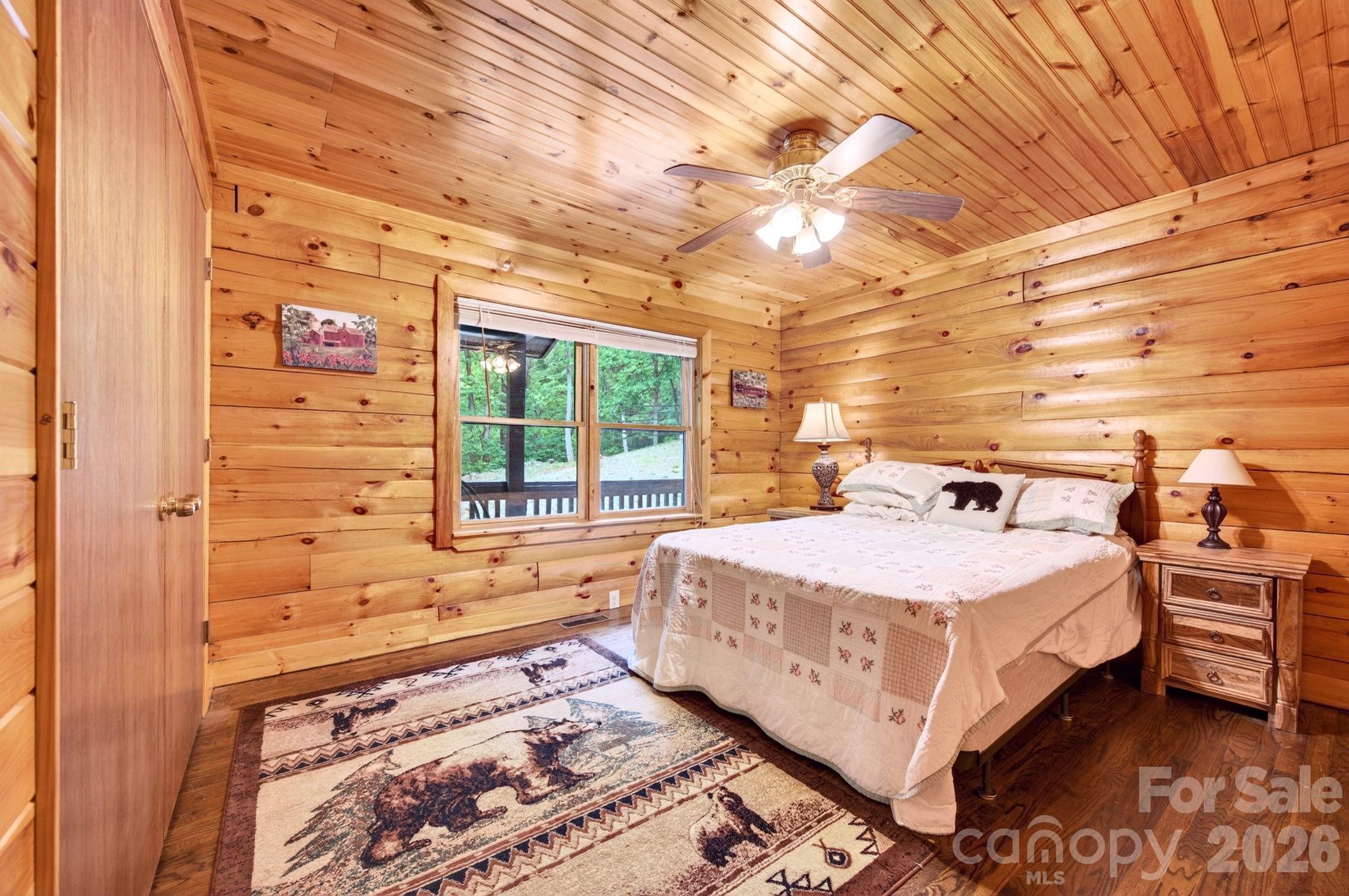 Pinnacle Mountain - Residential