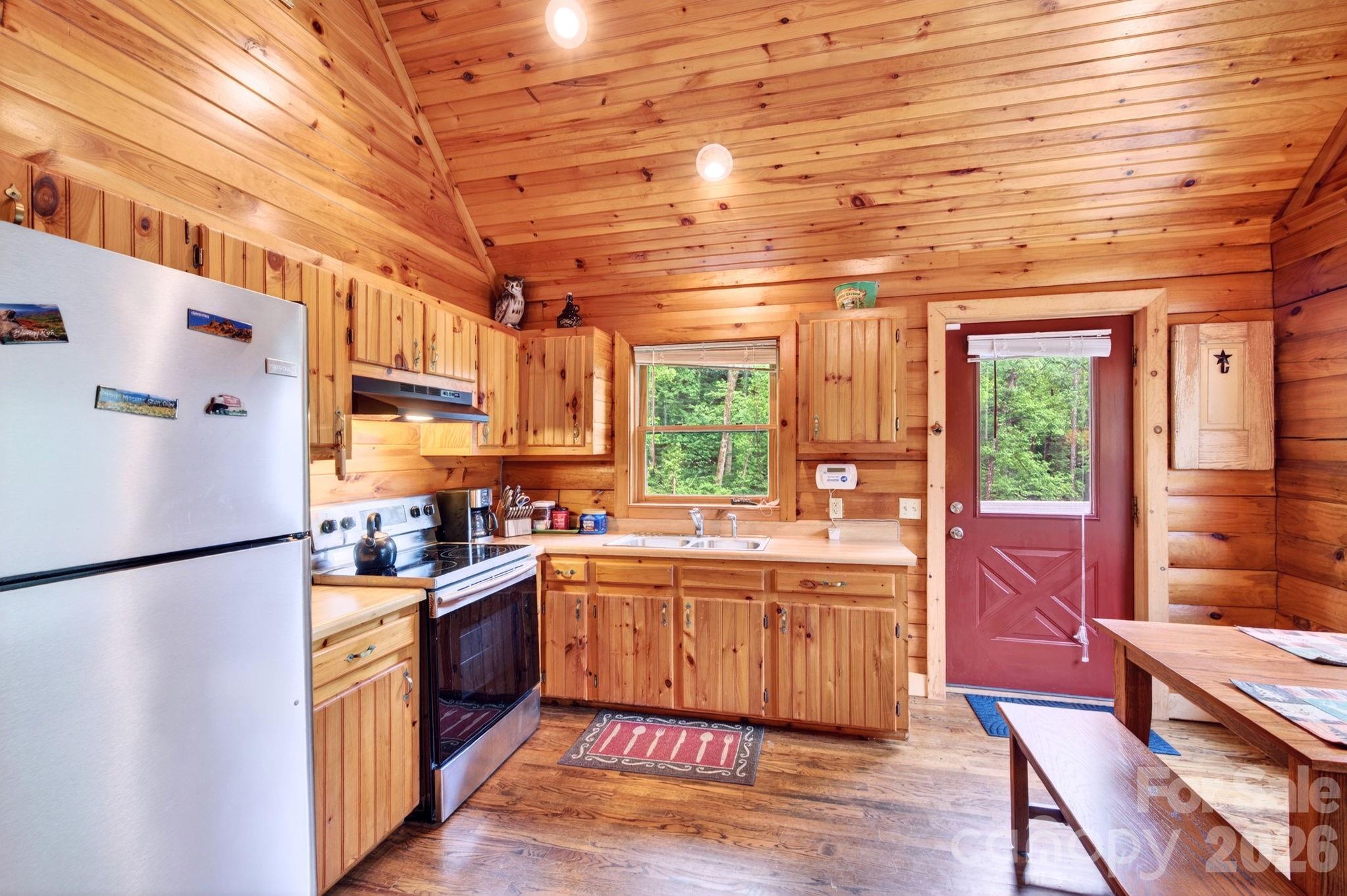 Pinnacle Mountain - Residential