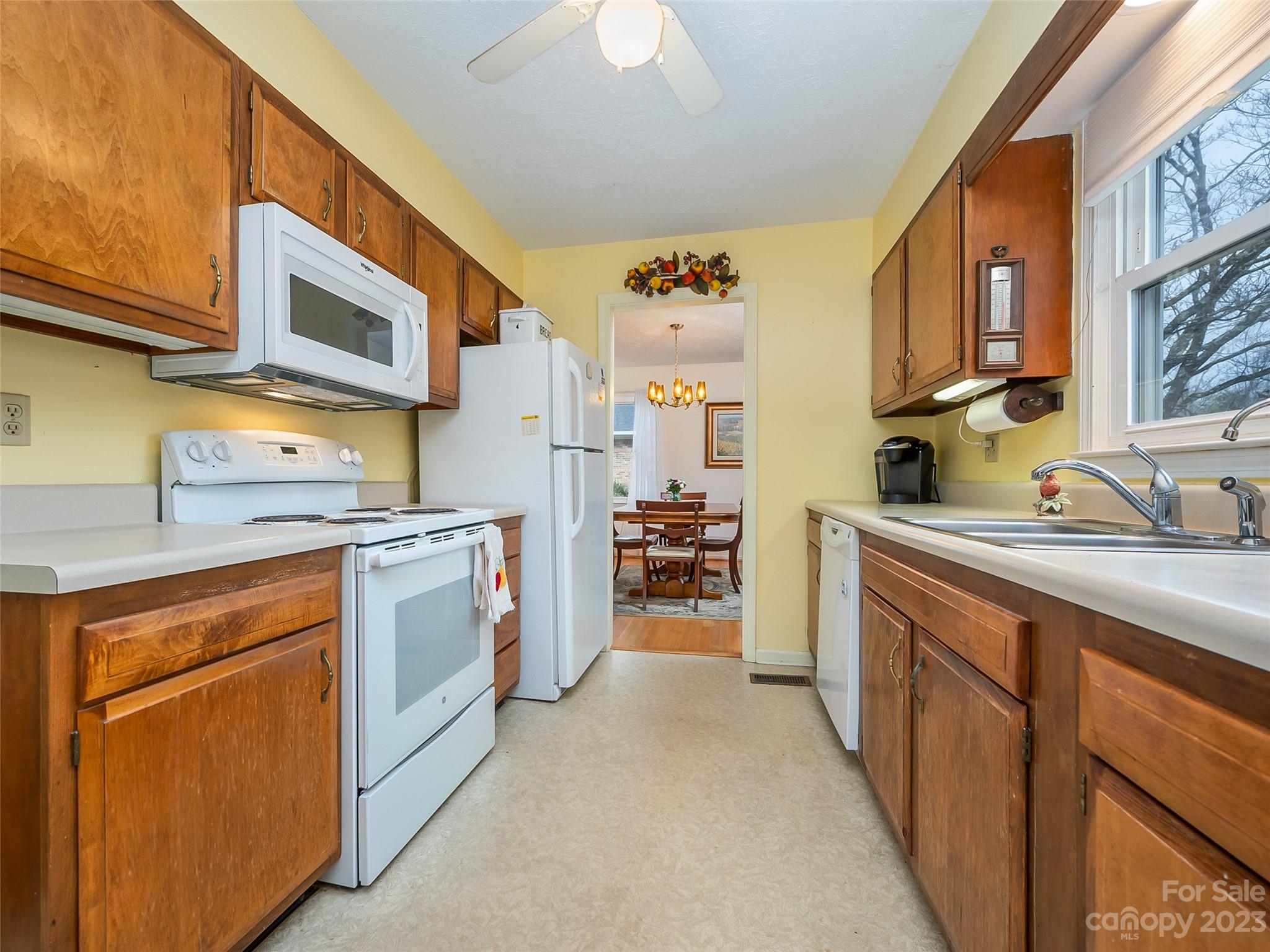 Brookland Manor - Residential
