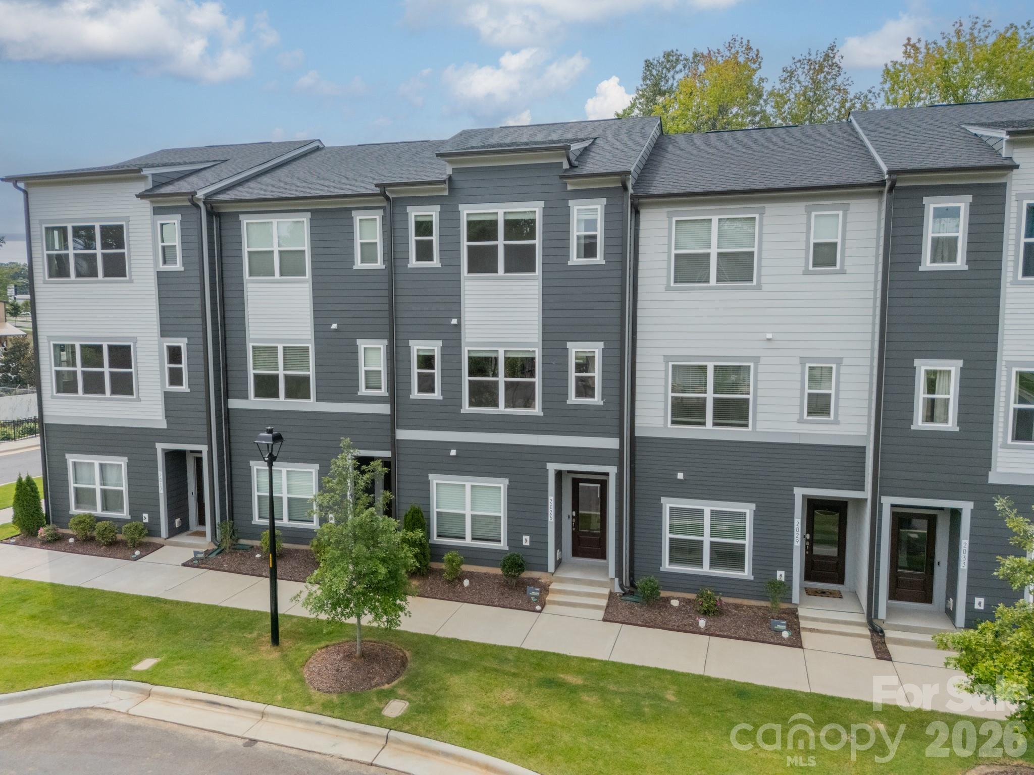 Context at Oakhurst - Residential