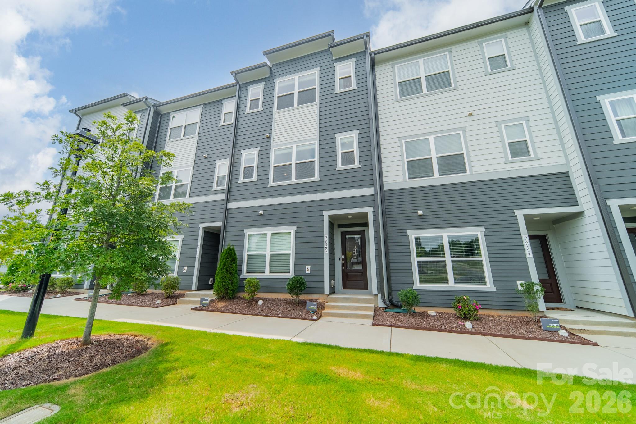 Context at Oakhurst - Residential
